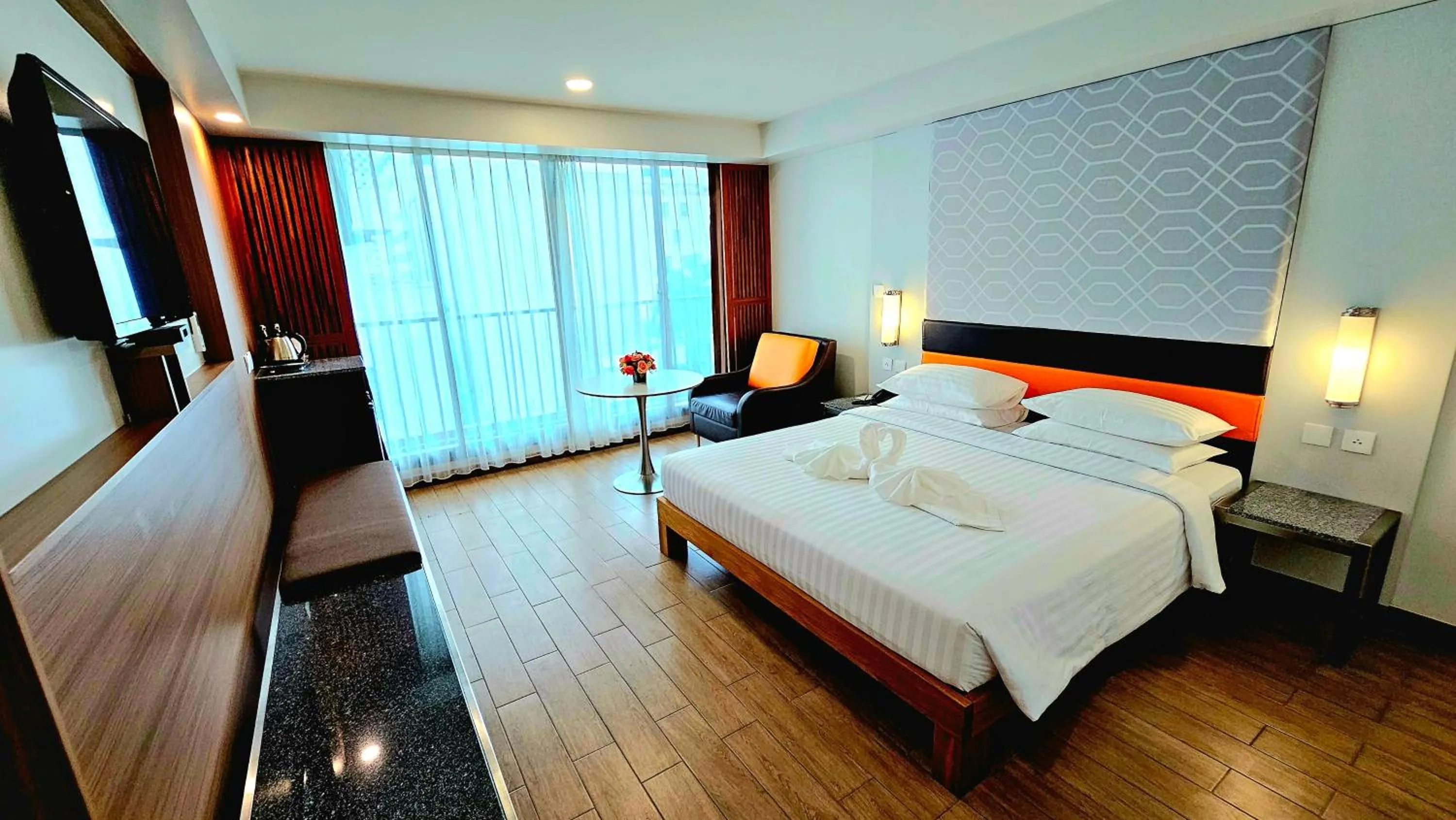 Deluxe King Room in Dynasty Grande Hotel