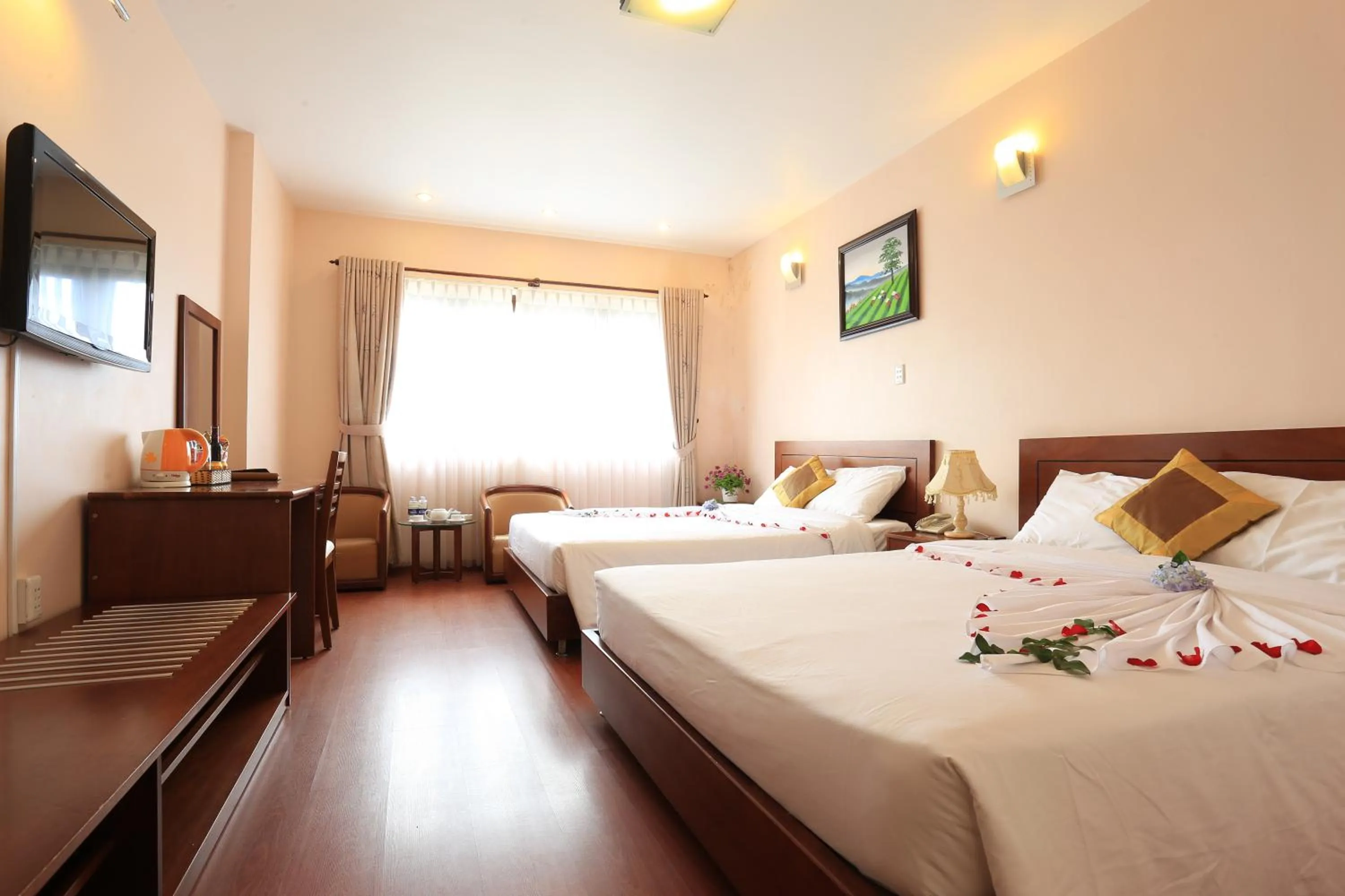 Deluxe Twin Room in Ky Hoa Hotel Da Lat