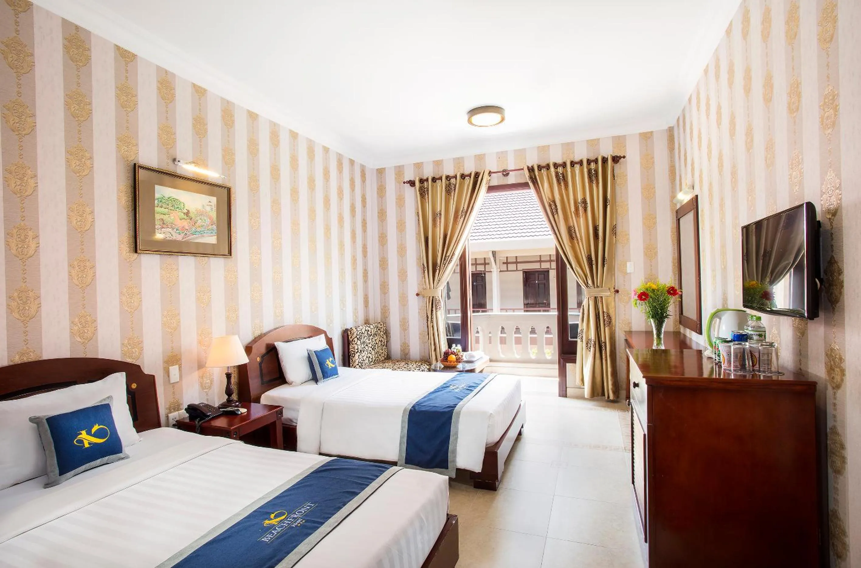 Superior Twin Room in Beachfront Hotel