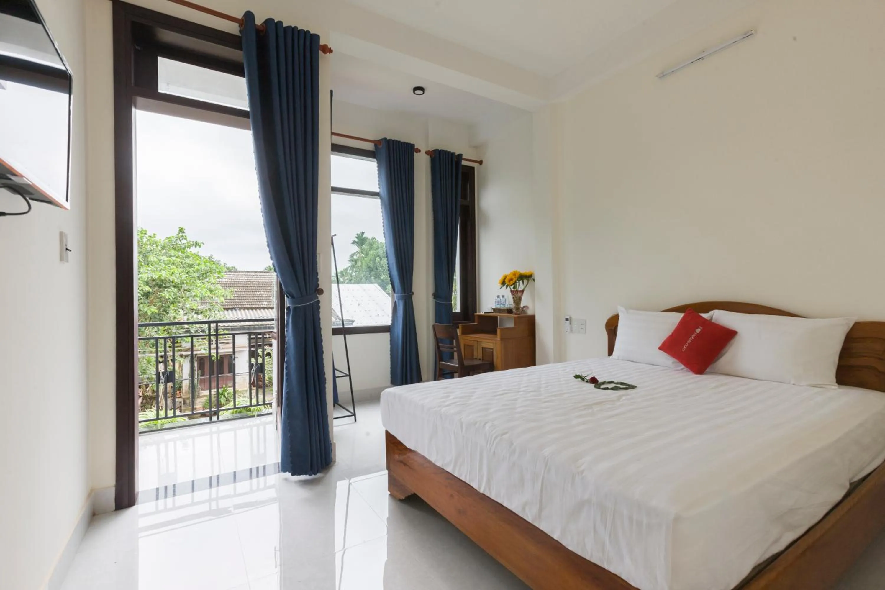 Deluxe Double or Twin Room with Balcony in New Destination Hoi An