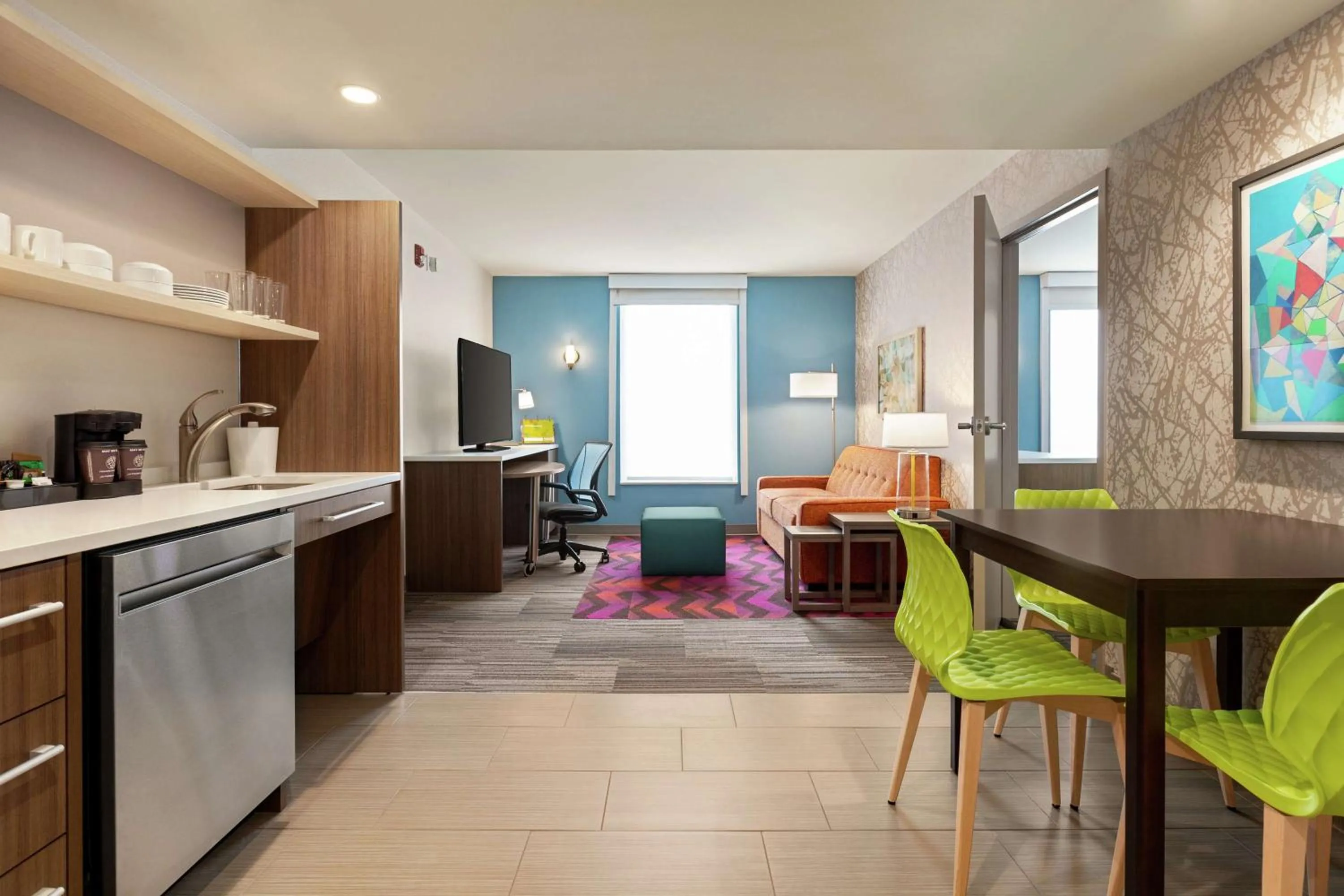 Queen Suite - Mobility and Hearing Access Tub/Non-Smoking in Home2 Suites By Hilton Silver Spring