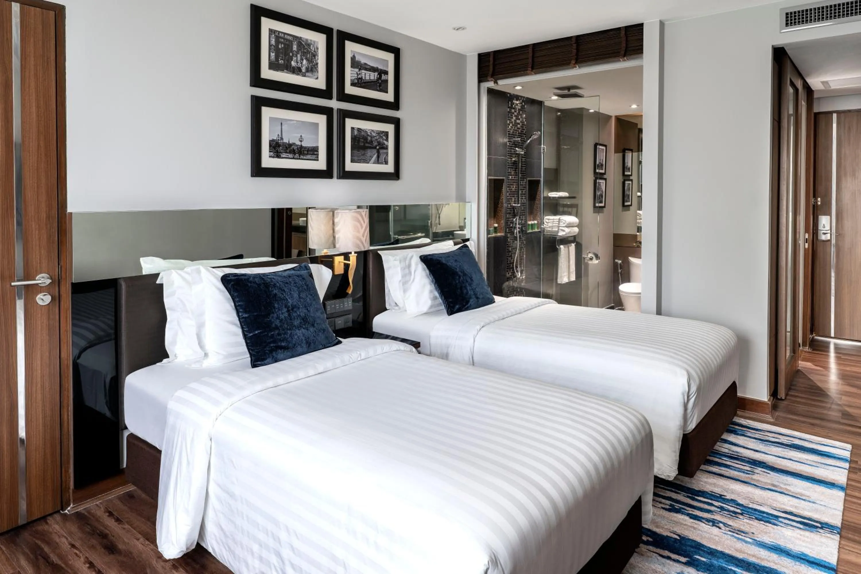 Continent Skyline Twin in The Continent Hotel Sukhumvit - Asok BTS Bangkok