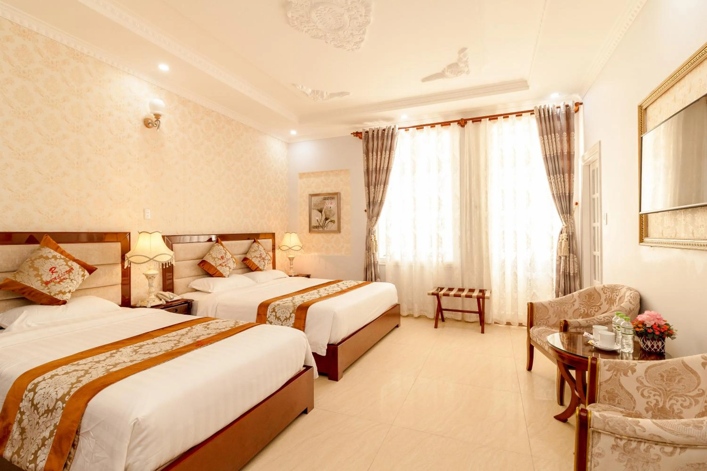 Deluxe Triple Room in Romeliess Hotel