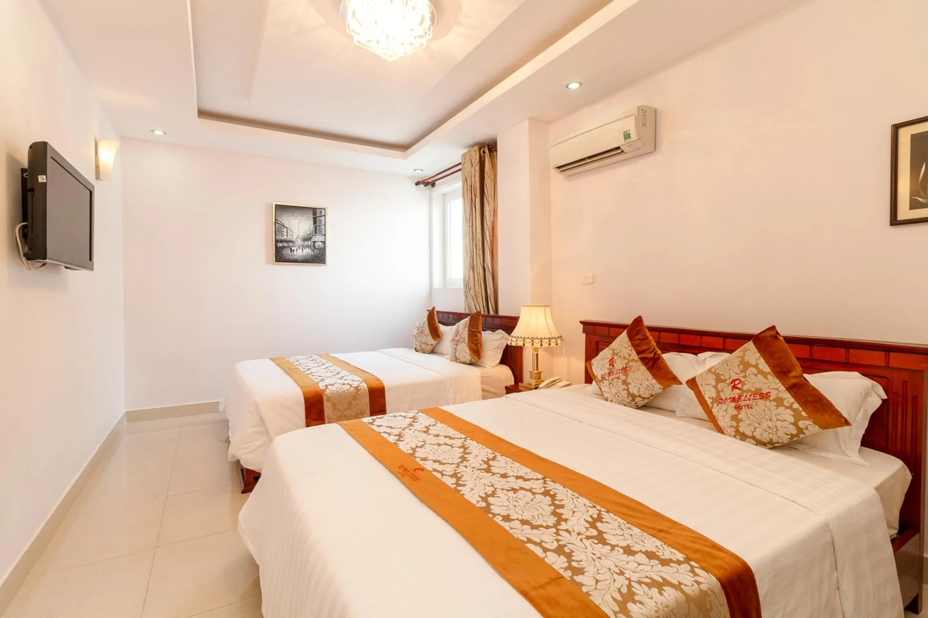 Family Room in Romeliess Hotel