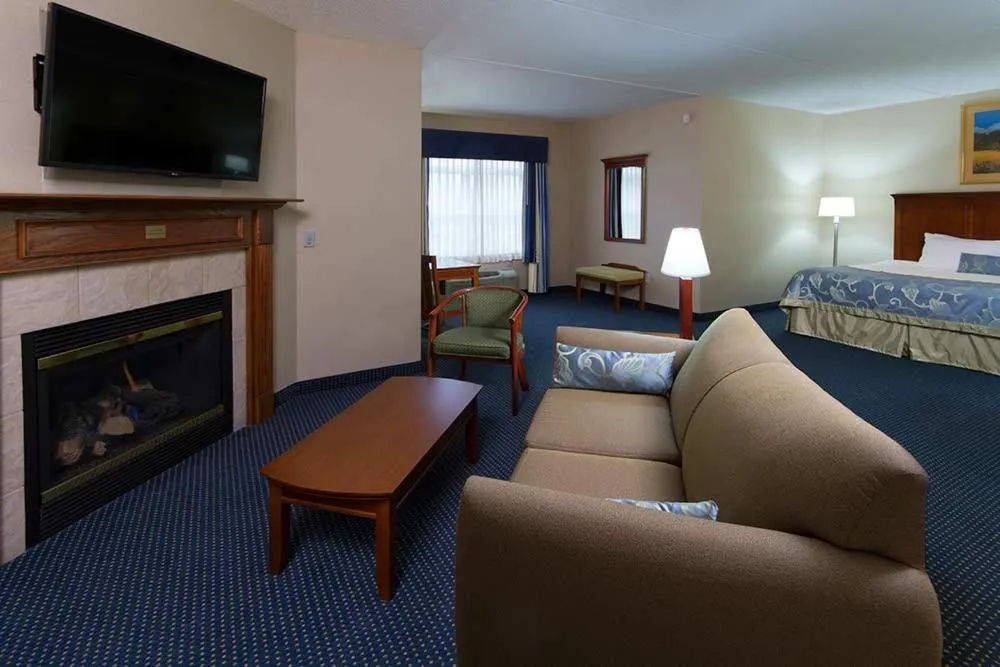 King Suite - Non-Smoking in Wingate by Wyndham Ellicottville