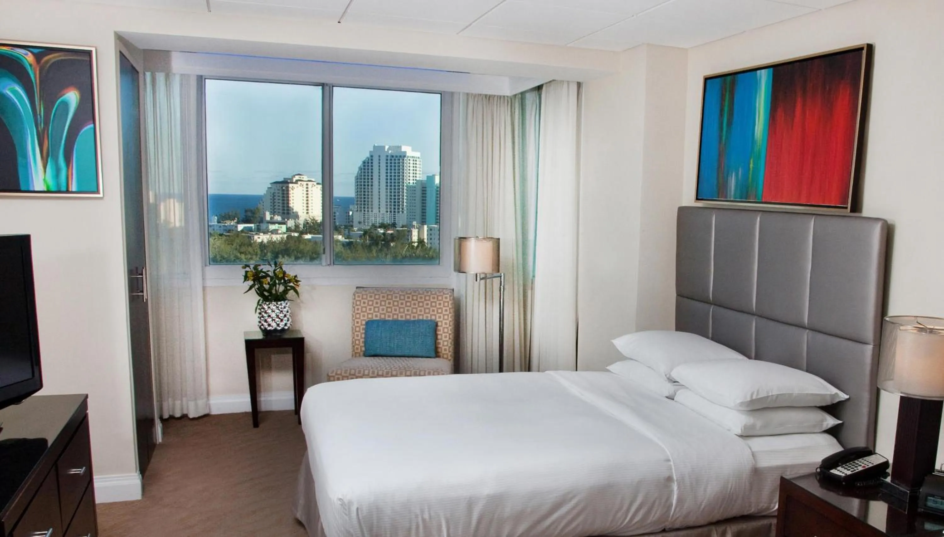 Queen Suite with City View in GALLERY One - A DoubleTree Suites by Hilton Hotel