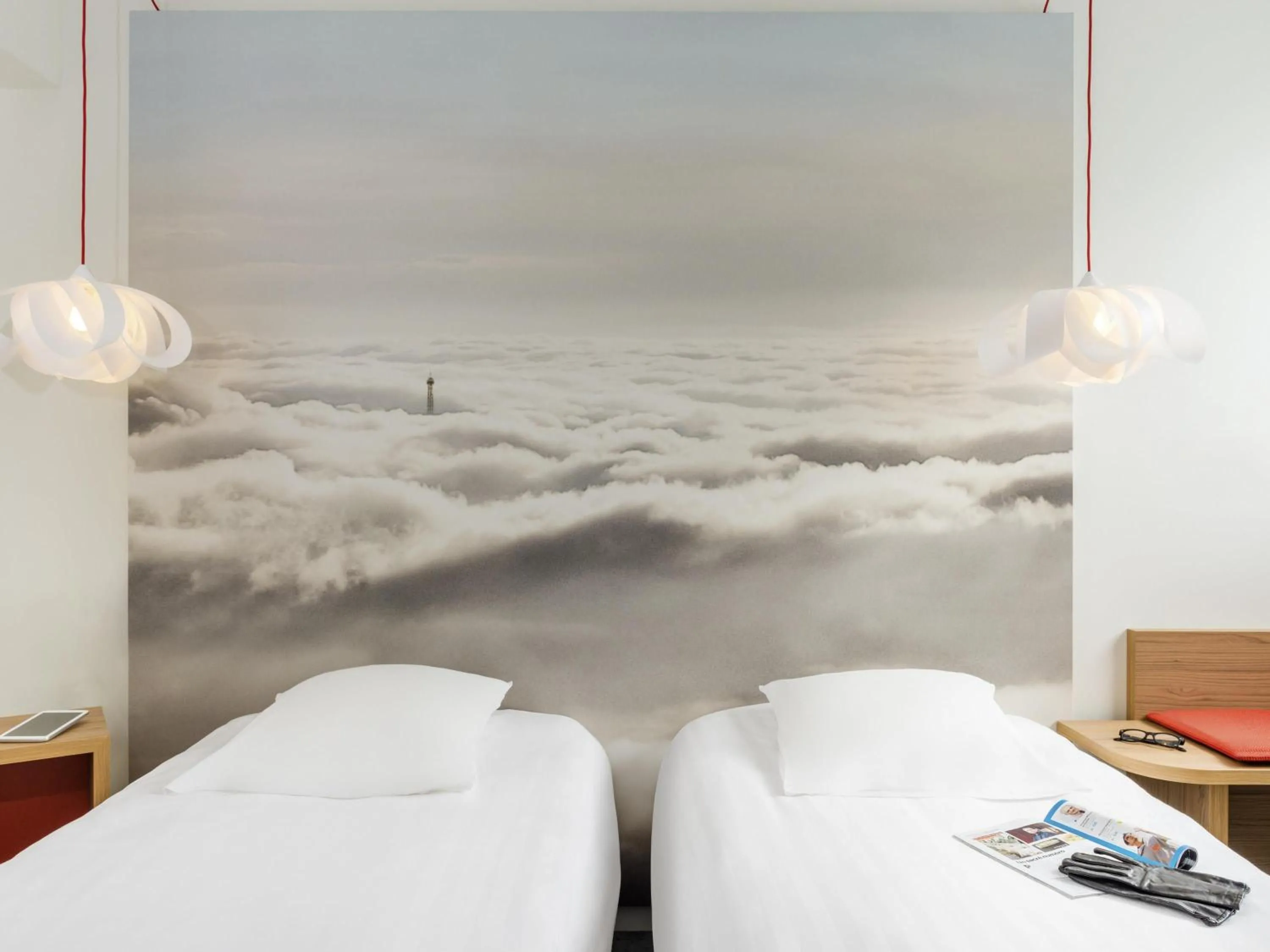 Standard Twin Room in ibis Styles Paris Velizy