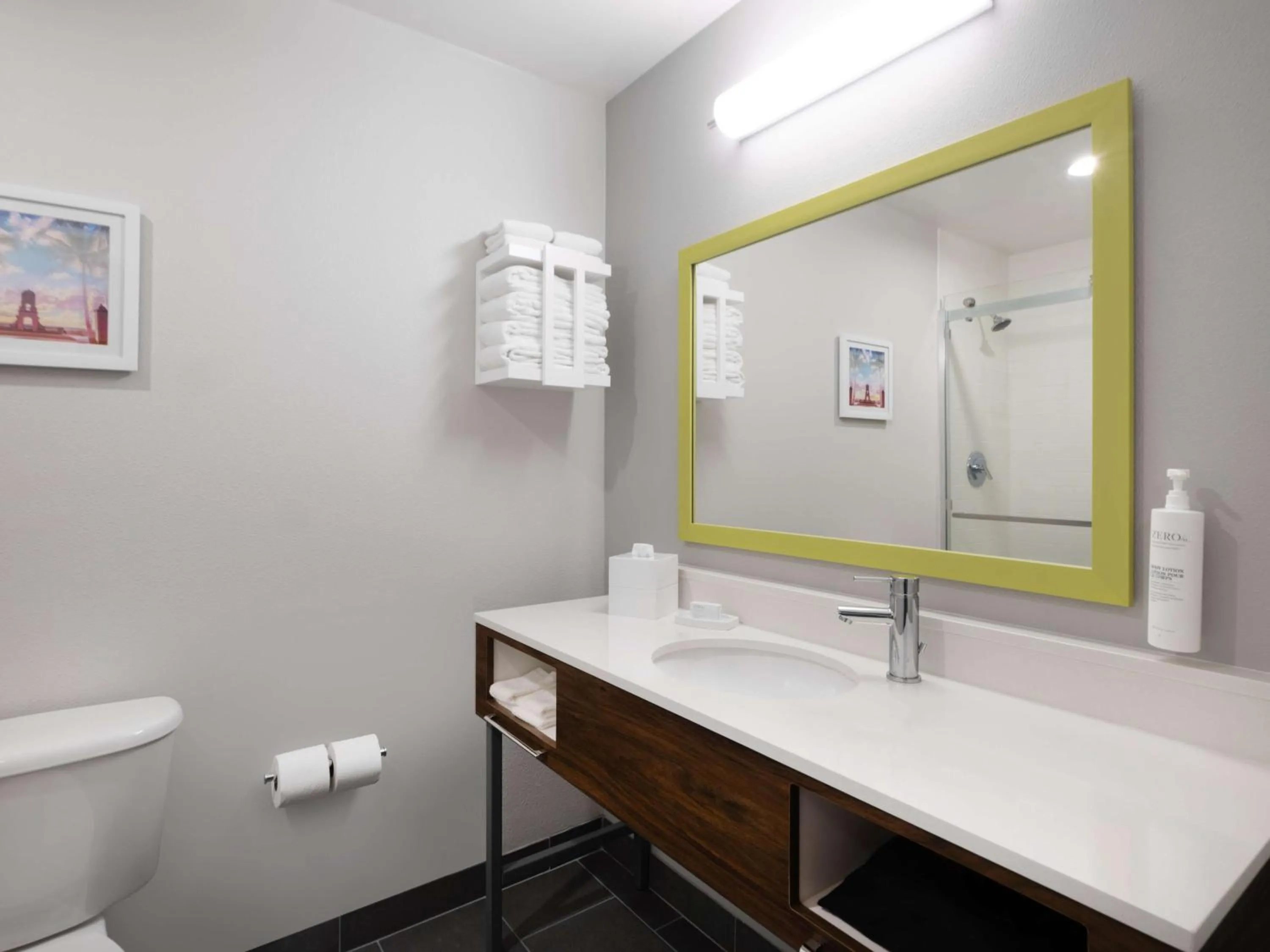 King Room with King Bed - Non-Smoking in Hampton Inn Deerfield Beach