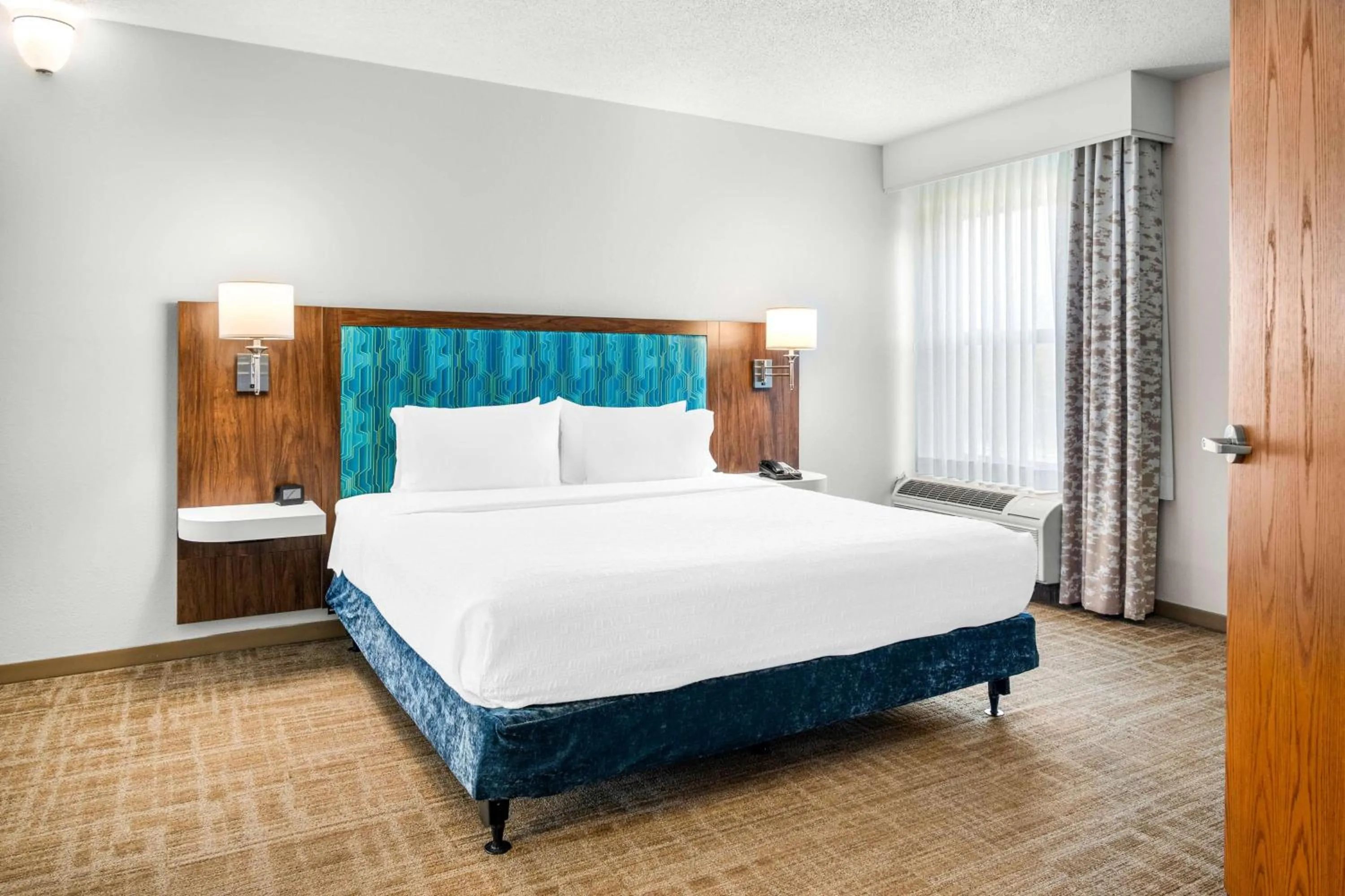 Deluxe King Room with Sofa Bed - Non-Smoking in Hampton Inn Grand Rapids/North