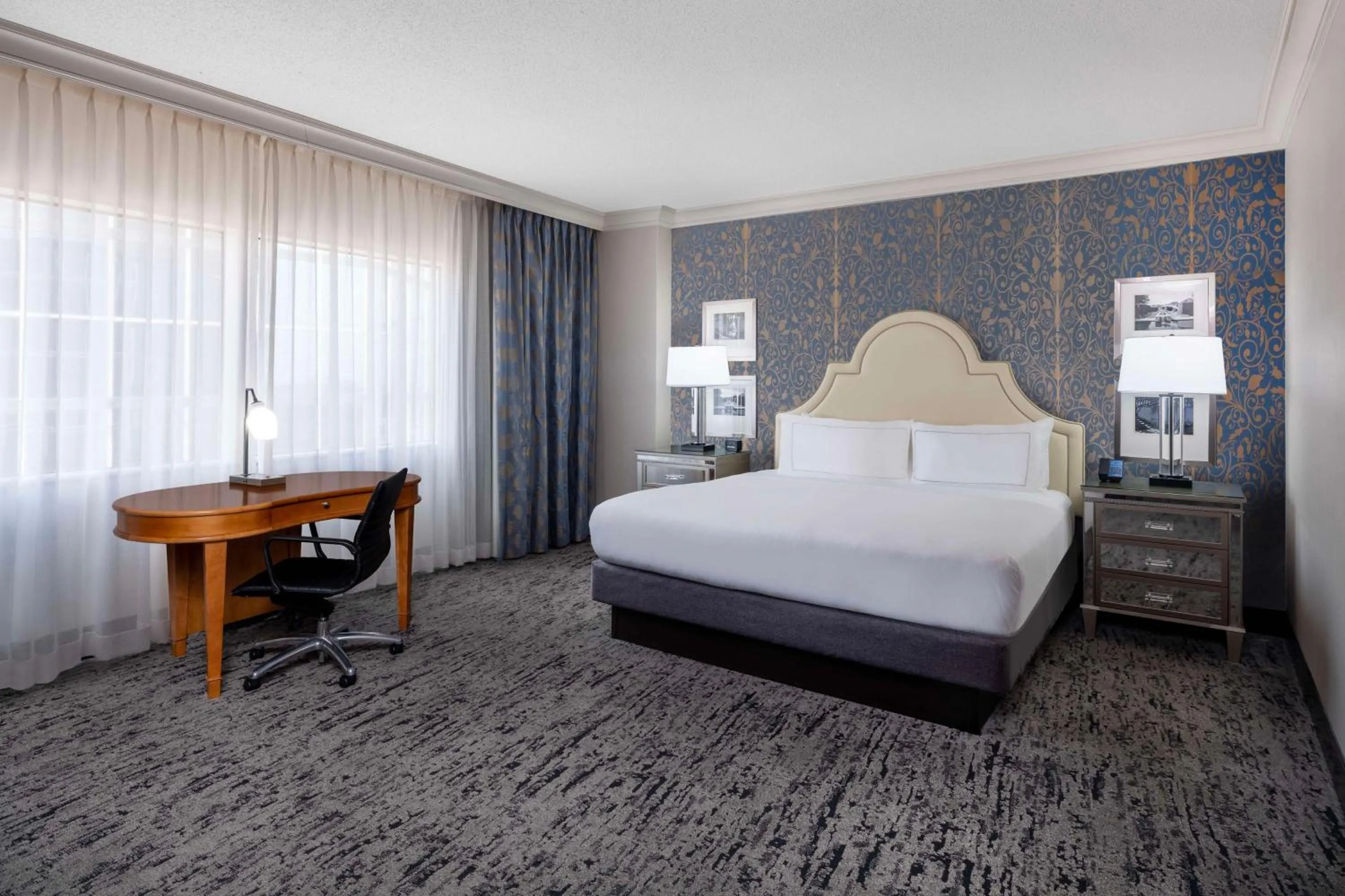 King Room with City View - High Floor in Hilton Dallas Lincoln Centre by the Galleria