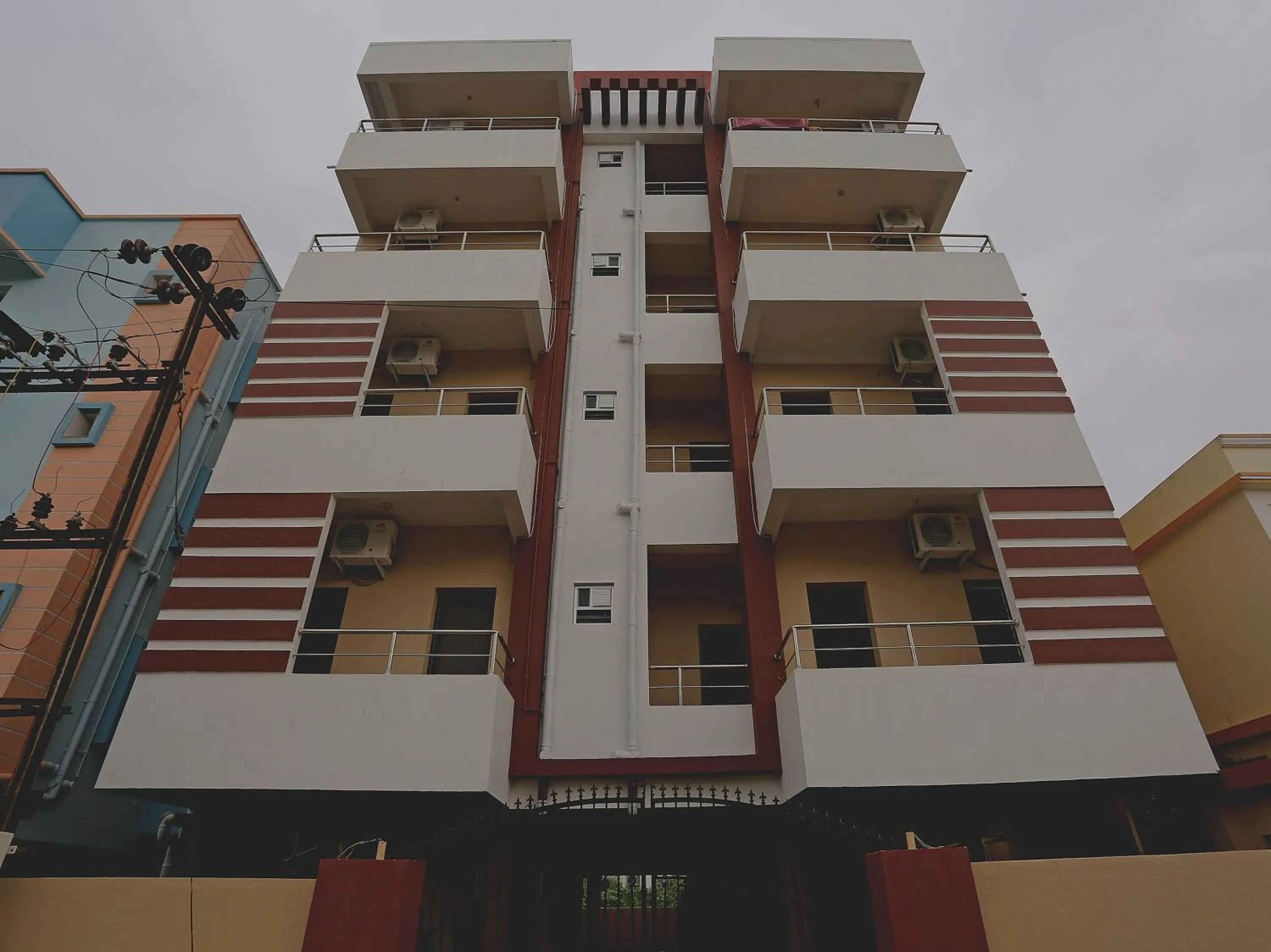 Super OYO 17276 The Maple Tree Hotels