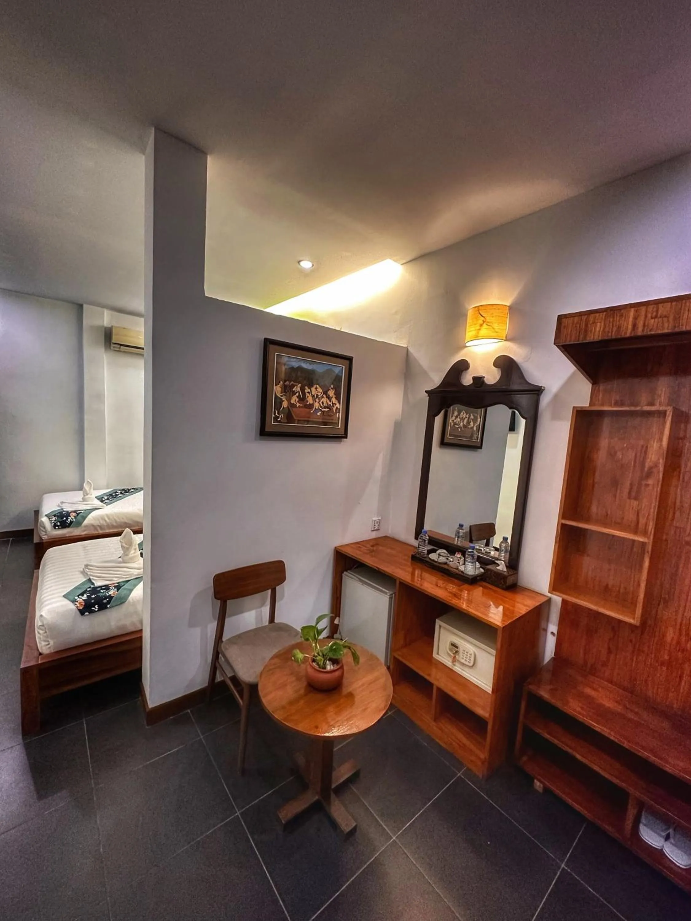  Deluxe Twin Room with Bathtub  in Monsoon Riverside Hotel