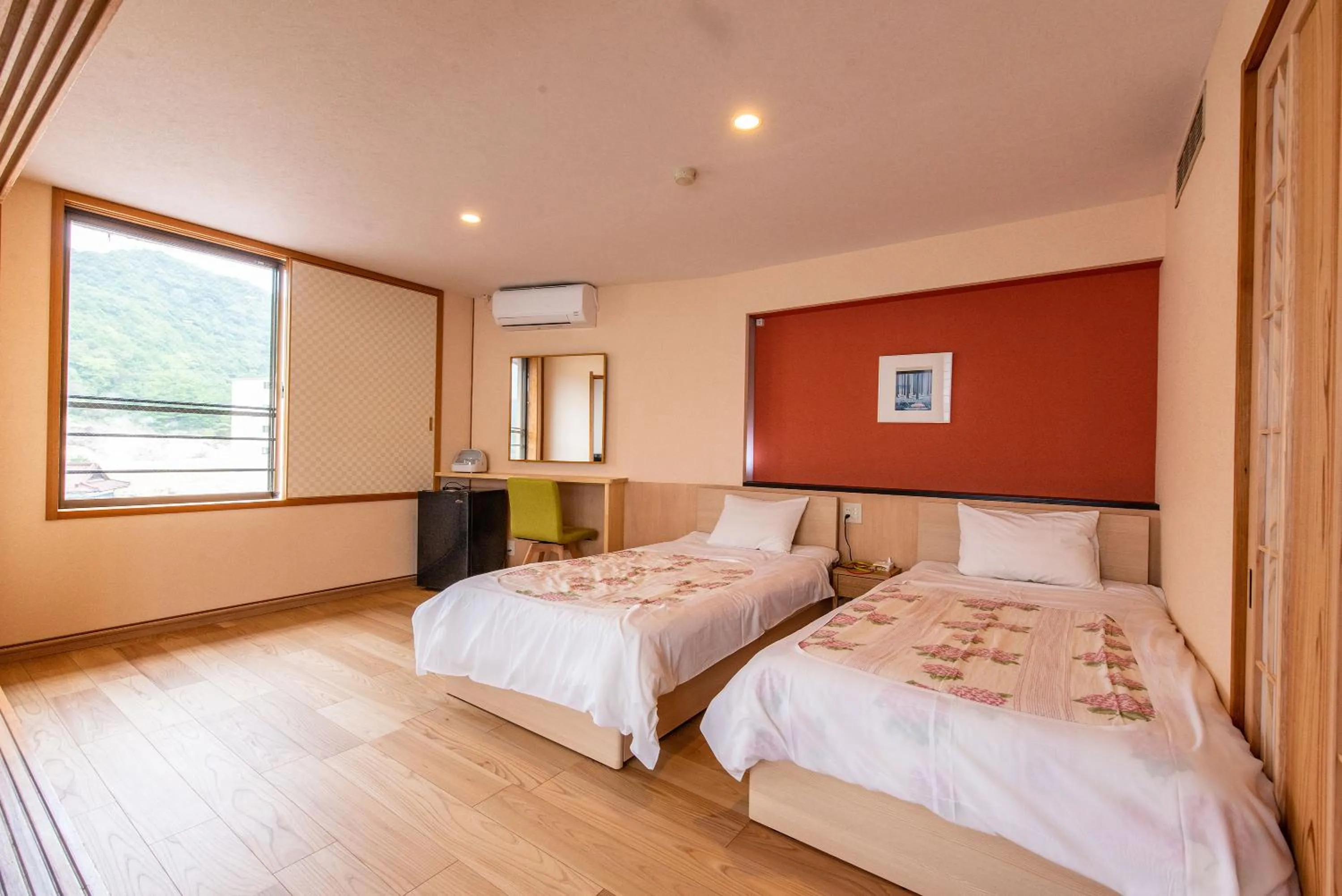 Twin Room with View in Unzen Sky Hotel