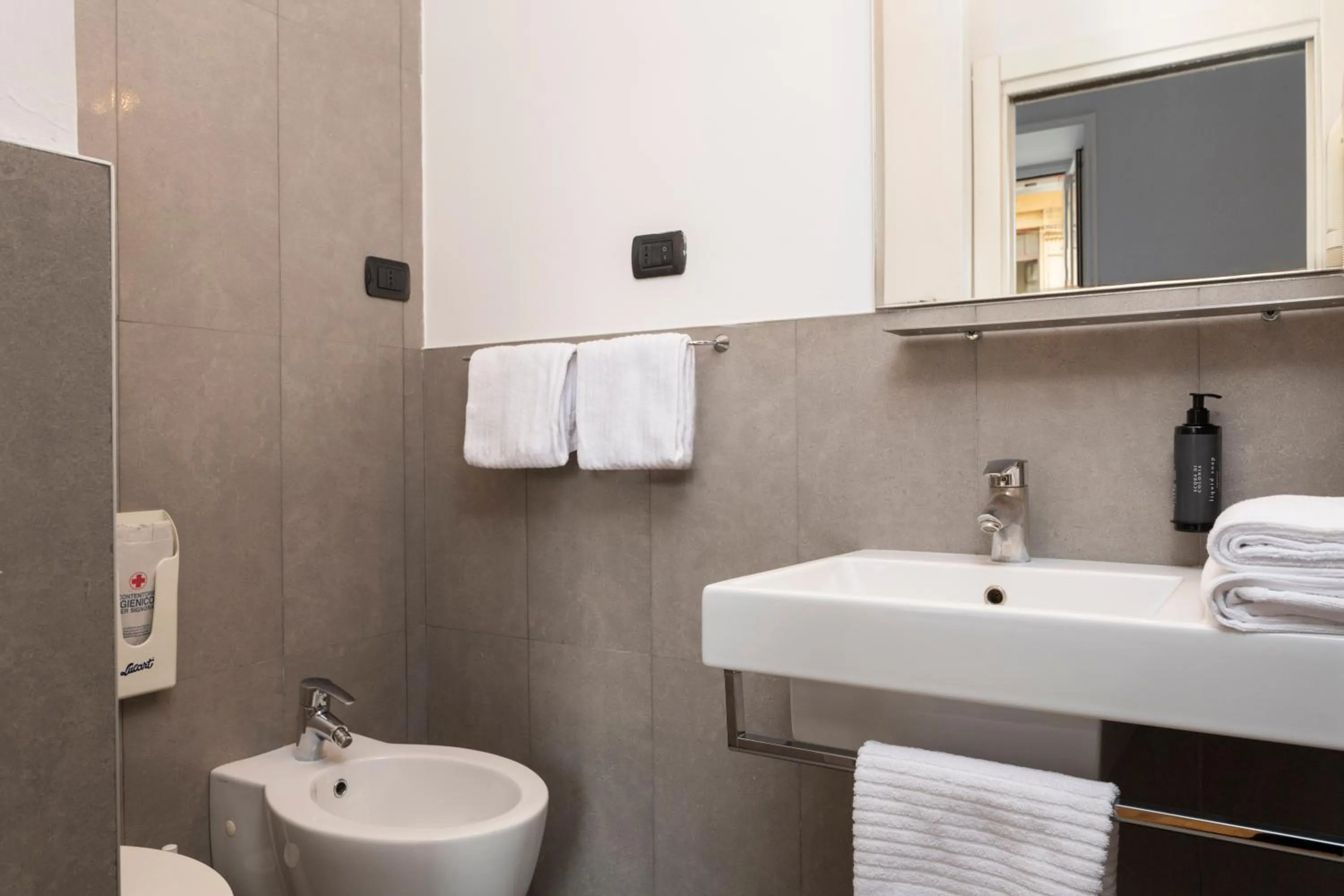 Double or Twin Room in Sky Blue Place Rome
