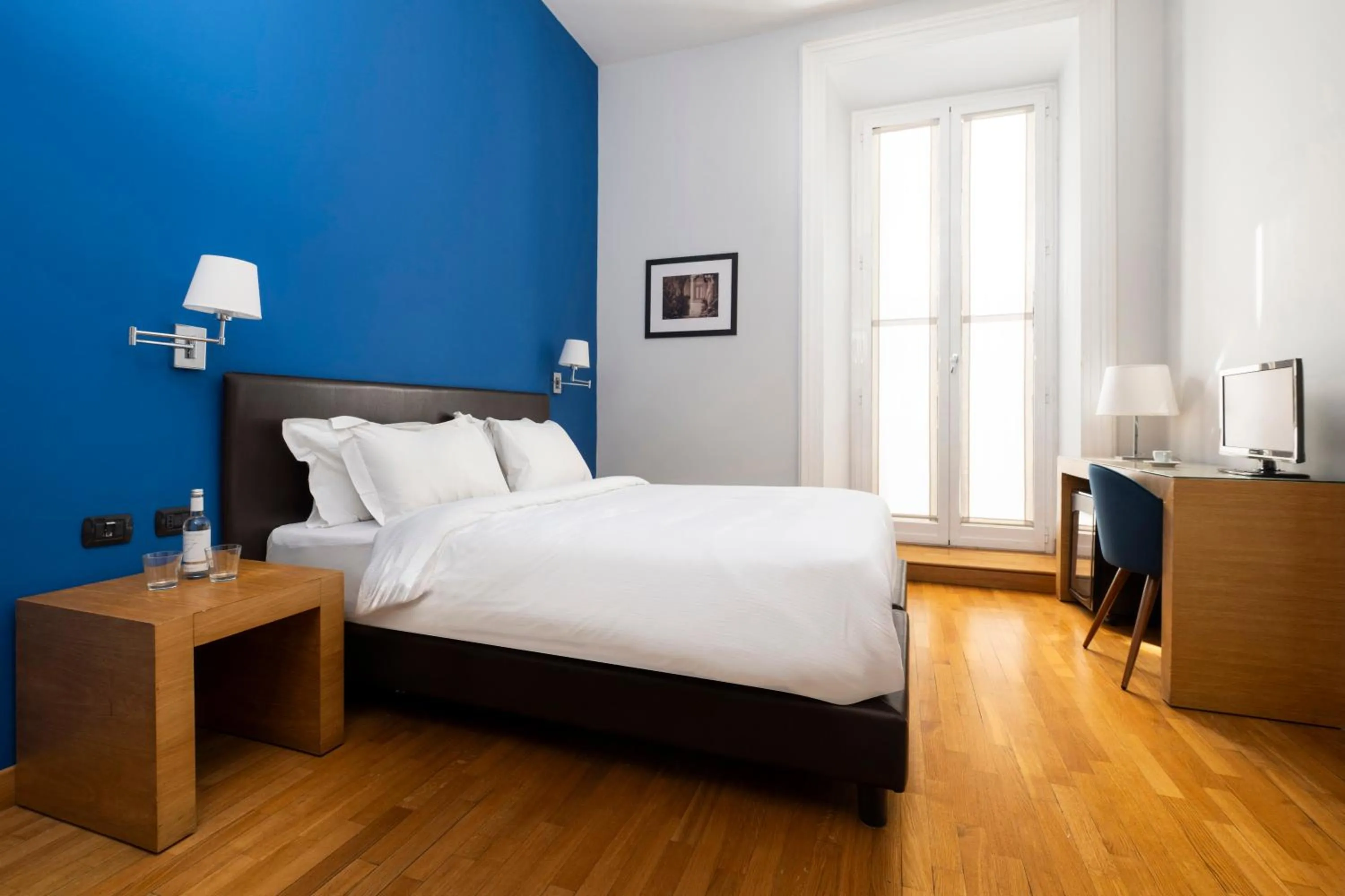 Queen Room in Sky Blue Place Rome