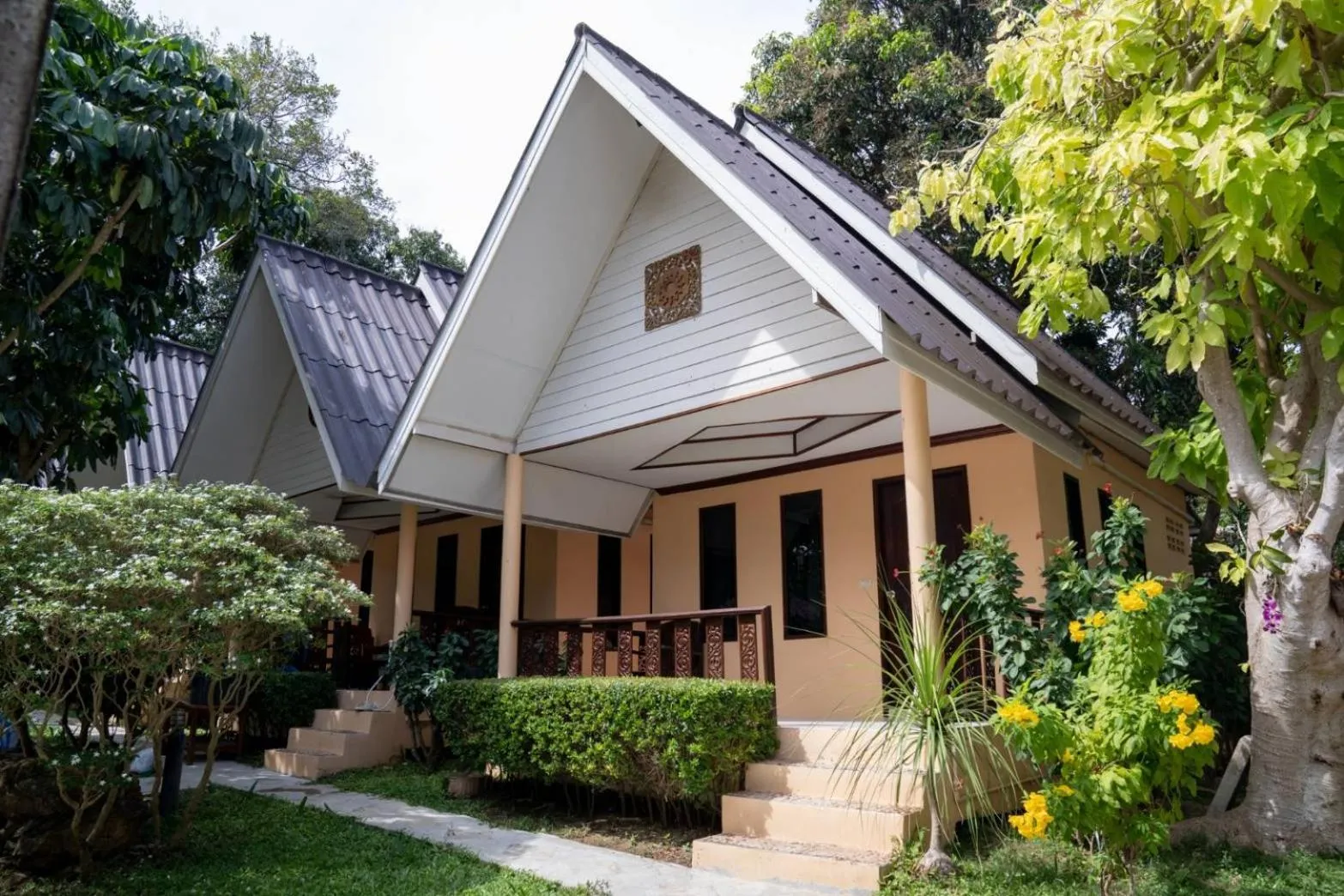 Deluxe Double Room in Tom Pizza Resort