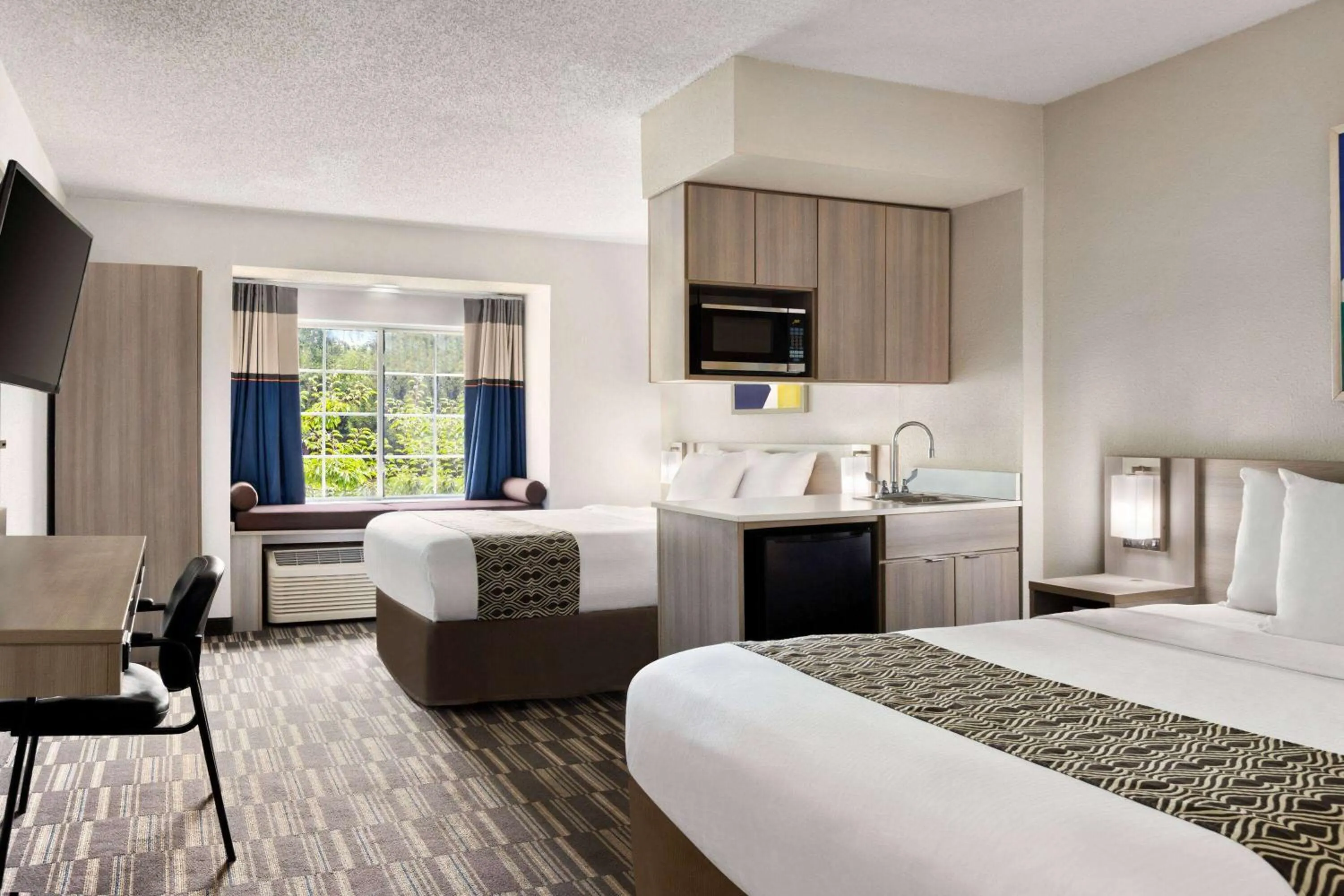 Studio Suite with Two Queen Beds - Non-Smoking in Microtel Inn & Suites by Wyndham Florence/Cincinnati Airpo
