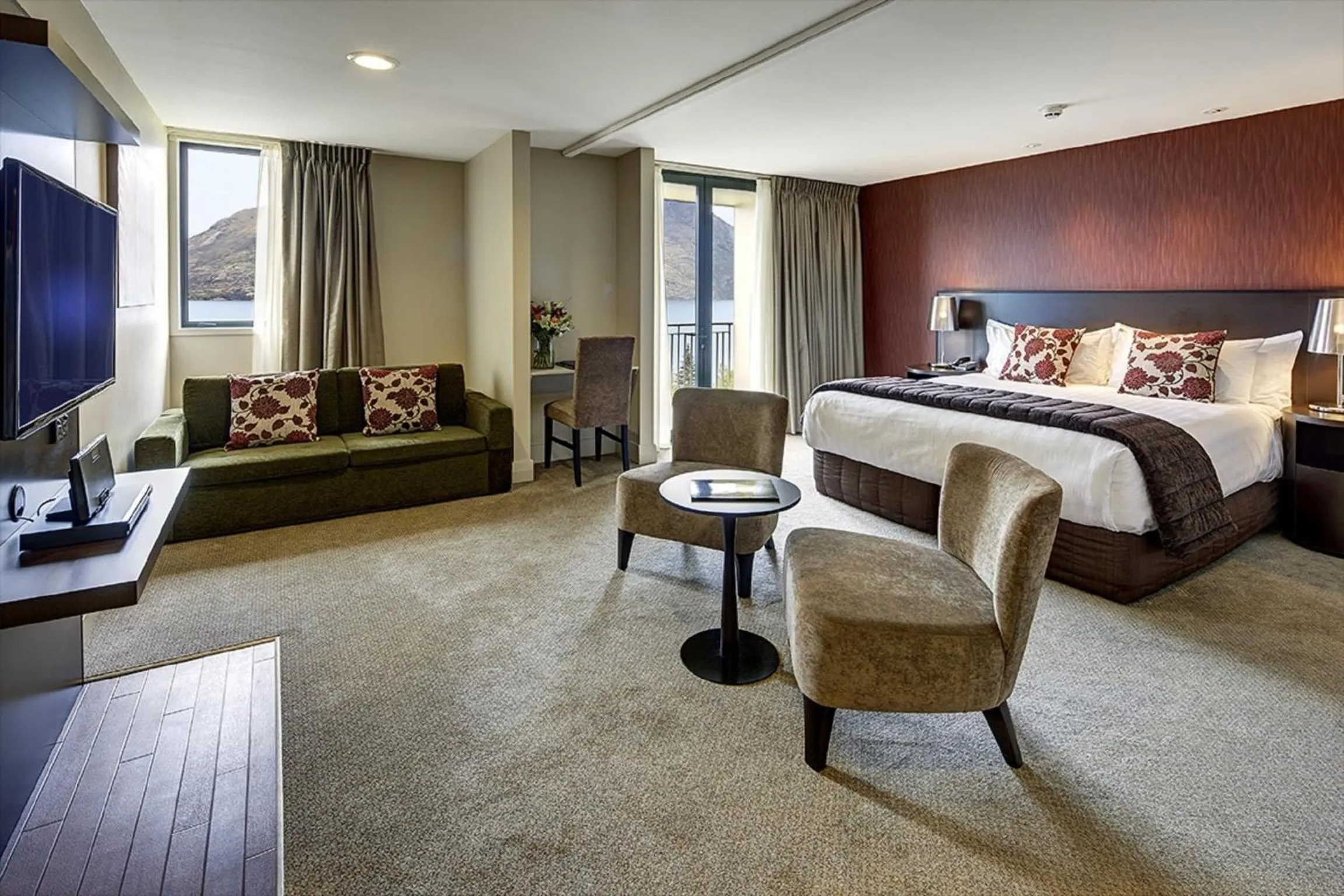 Interconnecting Two Bedroom Apartment with Lake View  in Rendezvous Heritage Hotel Queenstown