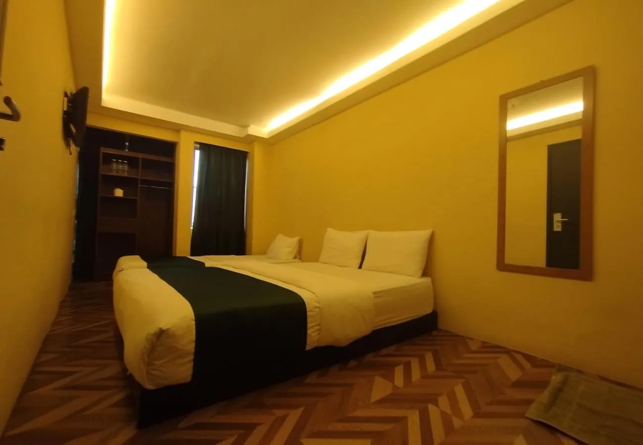 Family Room in Fast Hotel Setapak Near Tunku Abdul Rahman UMT KL