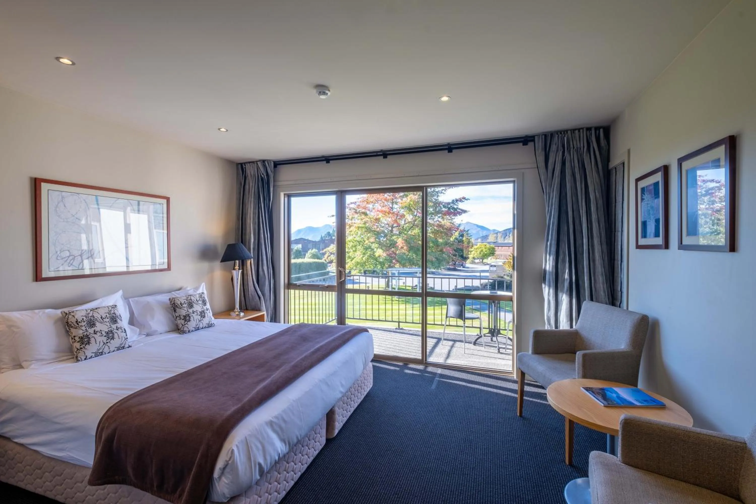 Standard King Room in Oakridge Resort Lake Wanaka