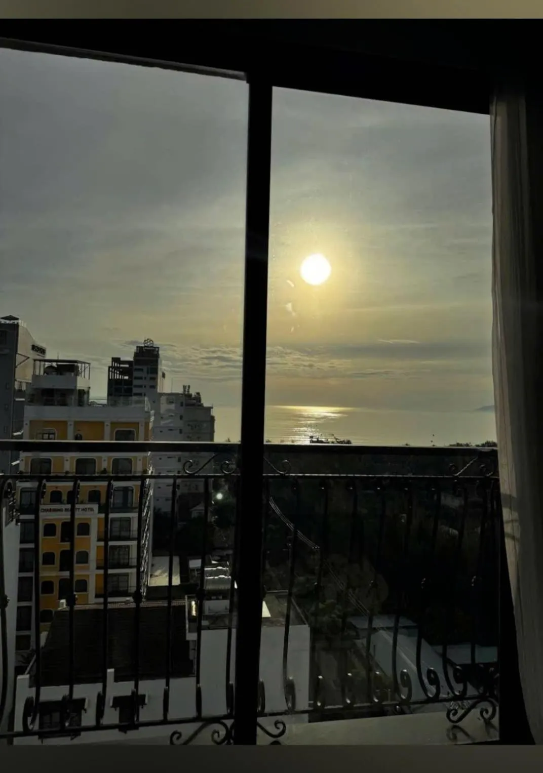 Suite with Sea View and Bathtub in Cosmos Hotel Danang