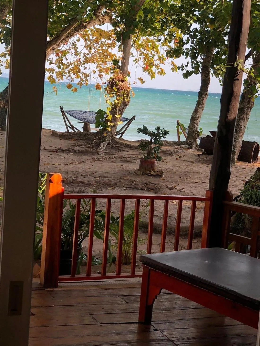 One-Bedroom Chalet in Bamboo Cottages