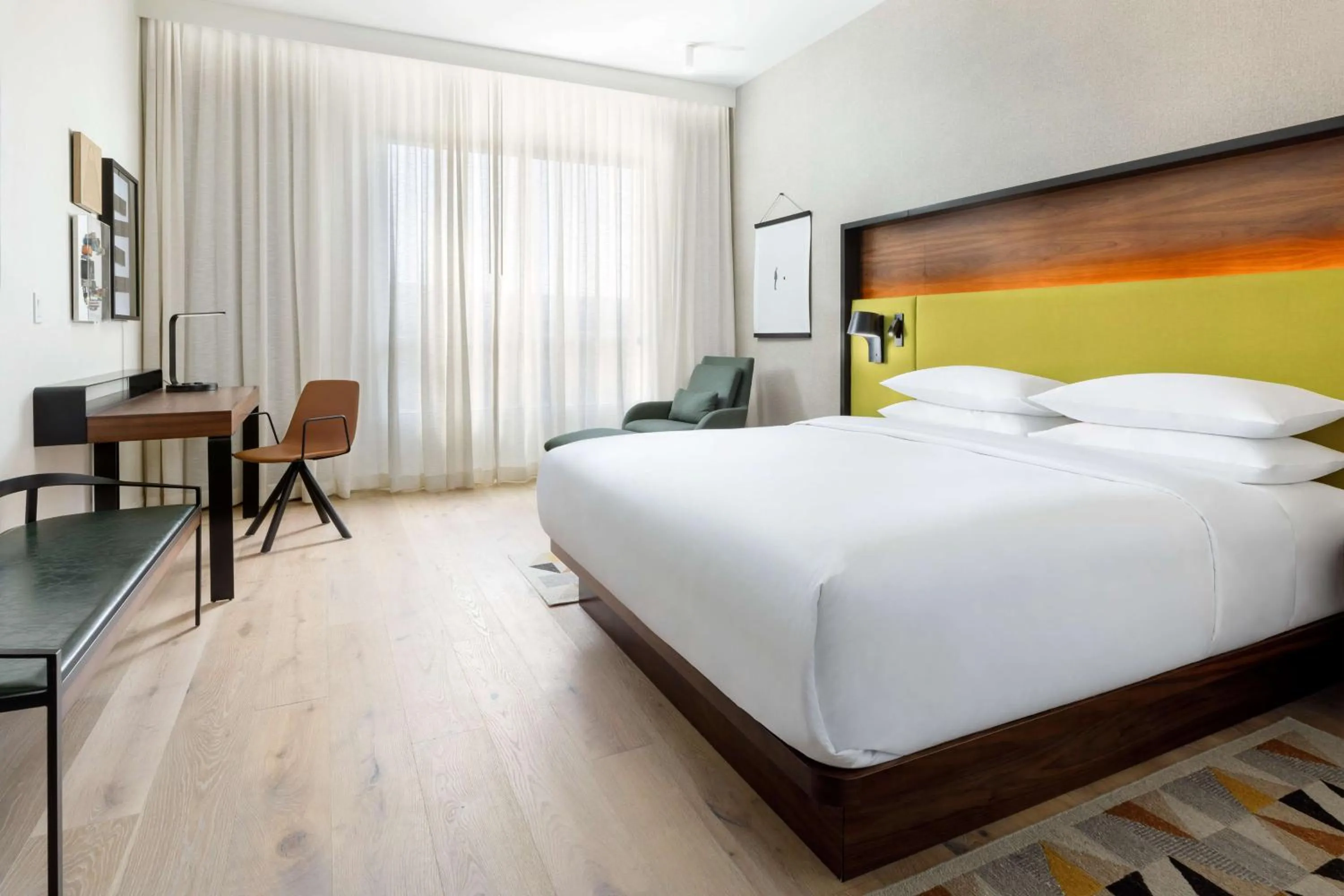 King Room with Accessible Tub - Disability Access in Hyatt Centric Mountain View