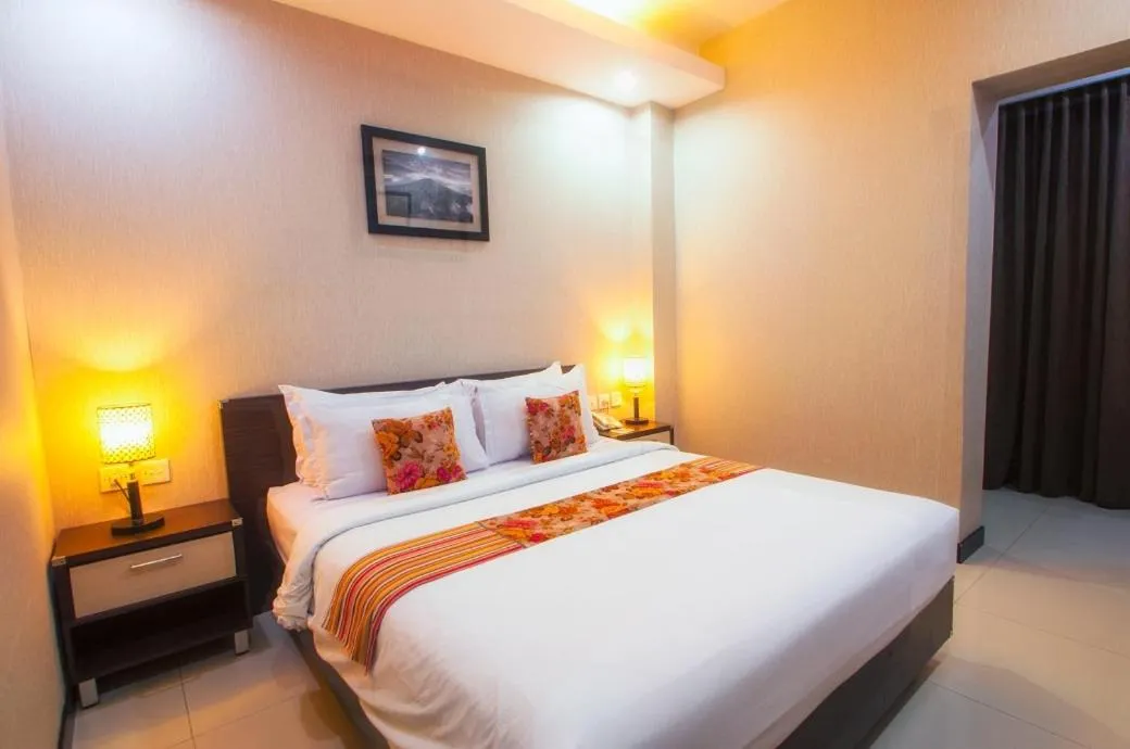 Deluxe Double or Twin Room in Daima Hotel Padang