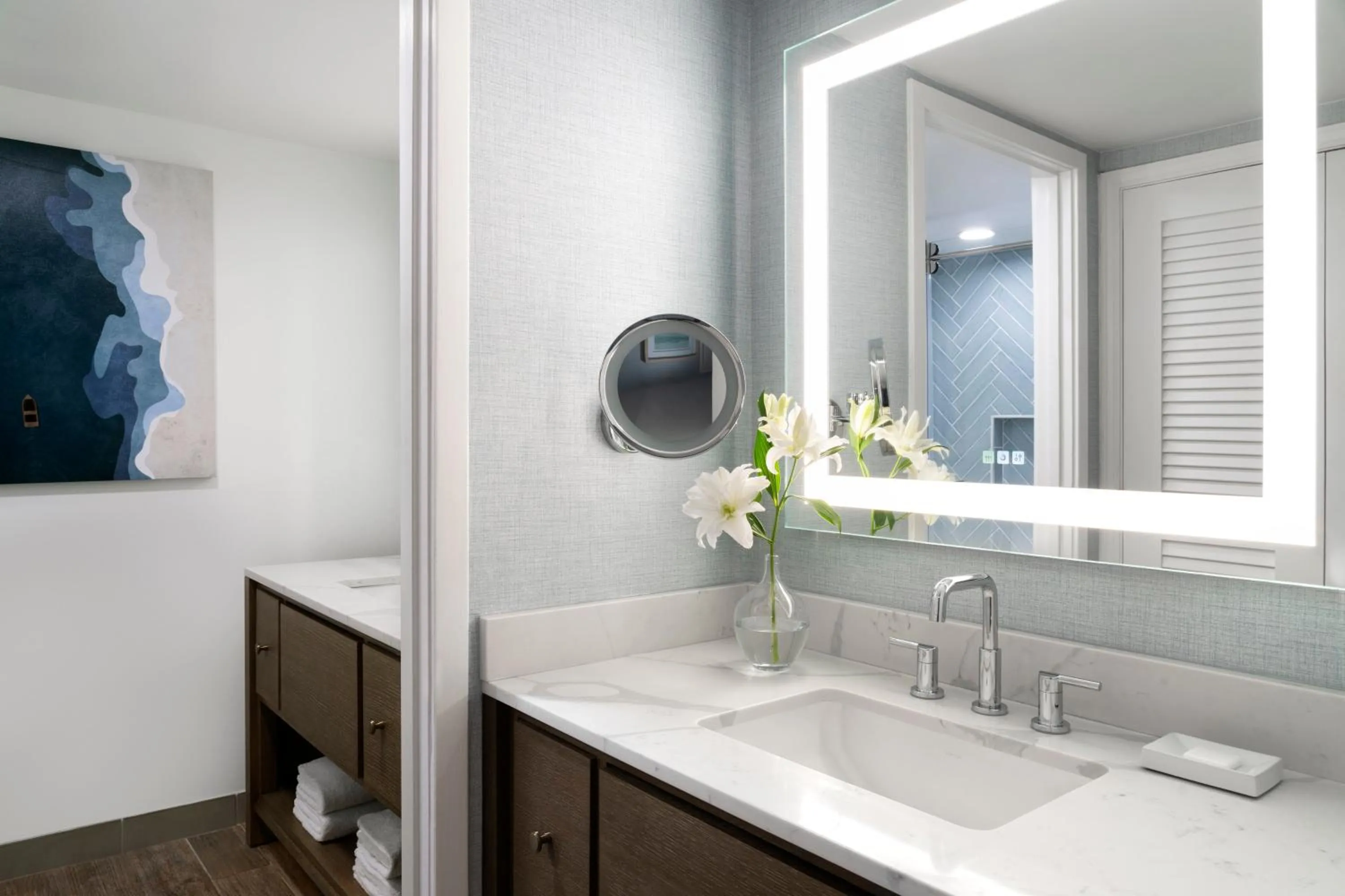 Resort View Studio Suite with King Bed in Omni Hilton Head Oceanfront Resort