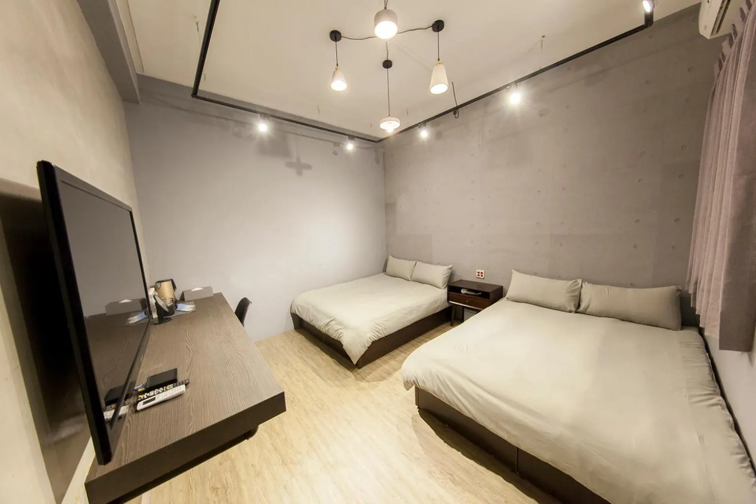 Quadruple Room in Slow Inn