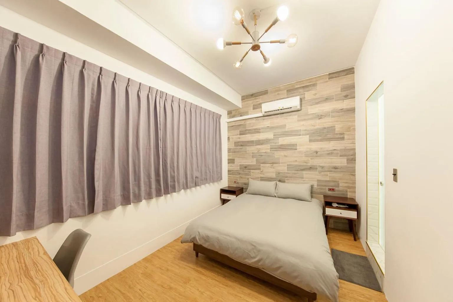 Standard Double Room in Slow Inn