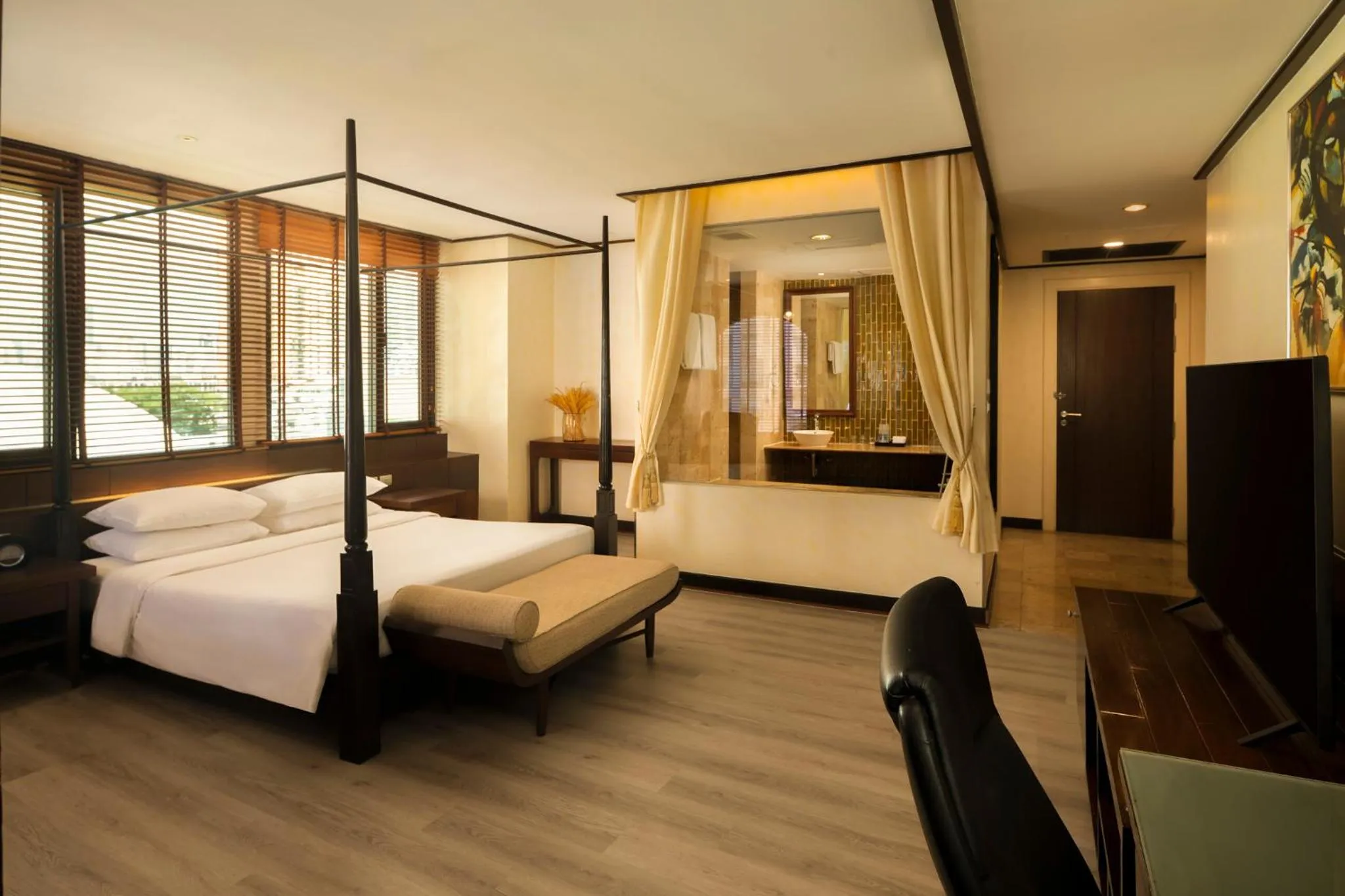 Deluxe Room (Corner Wing) in The Davis Bangkok