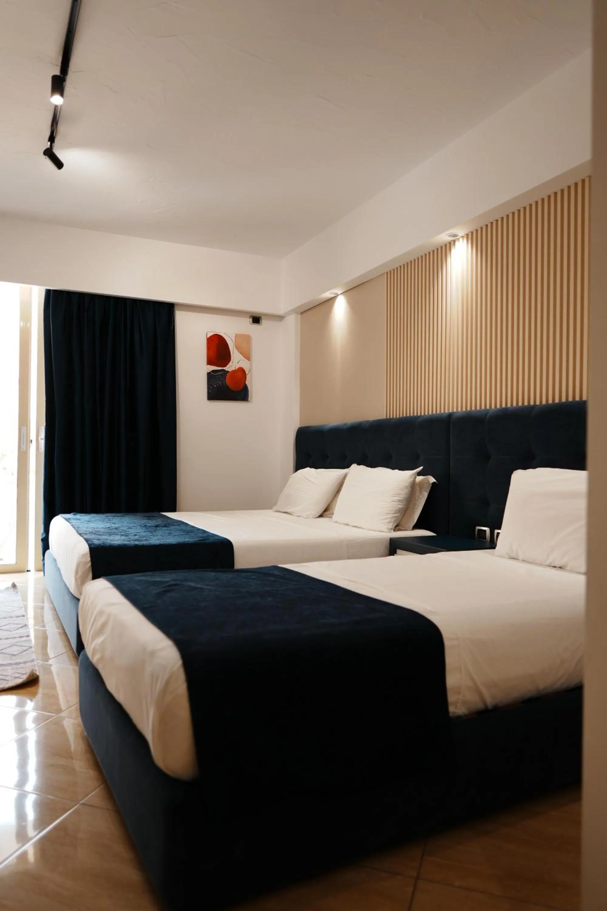 Superior Triple Room with Balcony and Sea View in Hotel Blue Sky