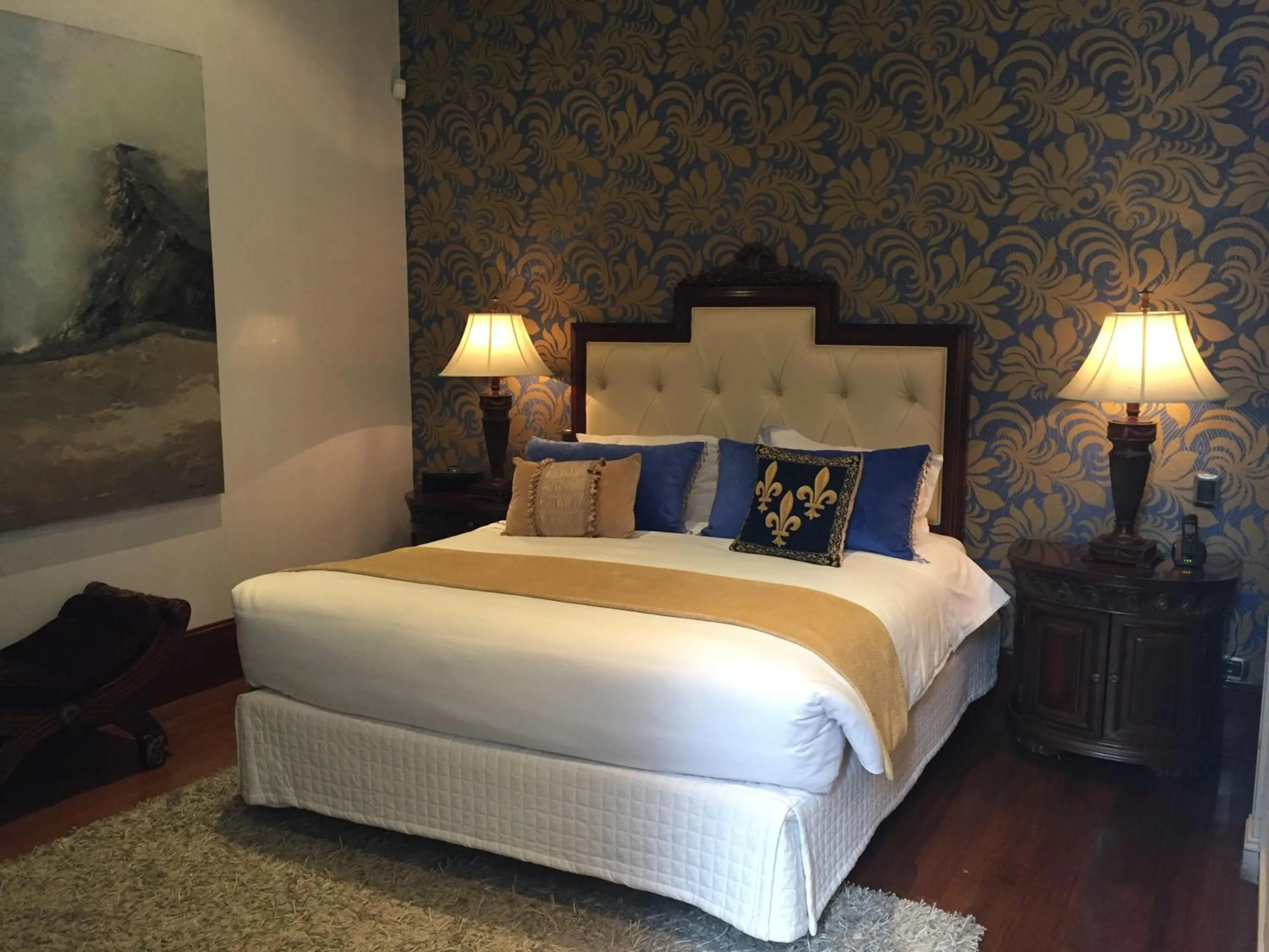 Queen Room in The Orchids