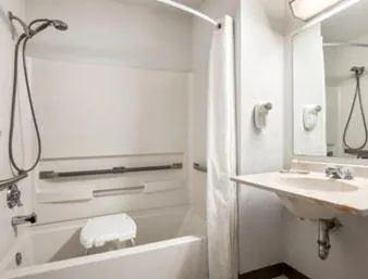 King Room - Mobility Access/Non-Smoking in Brookville Inn