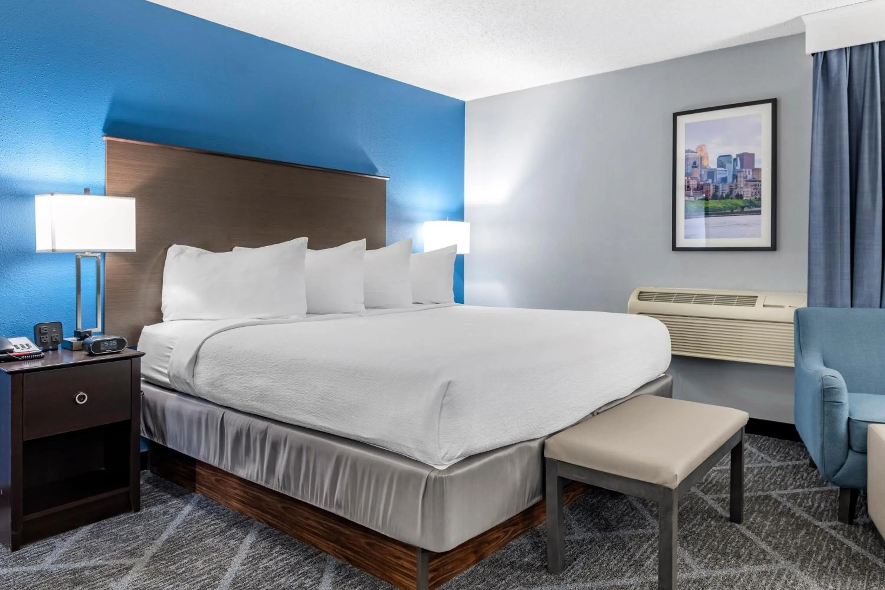 King Suite with Sofa Bed - Non-Smoking in Best Western Bloomington Edina - Minneapolis