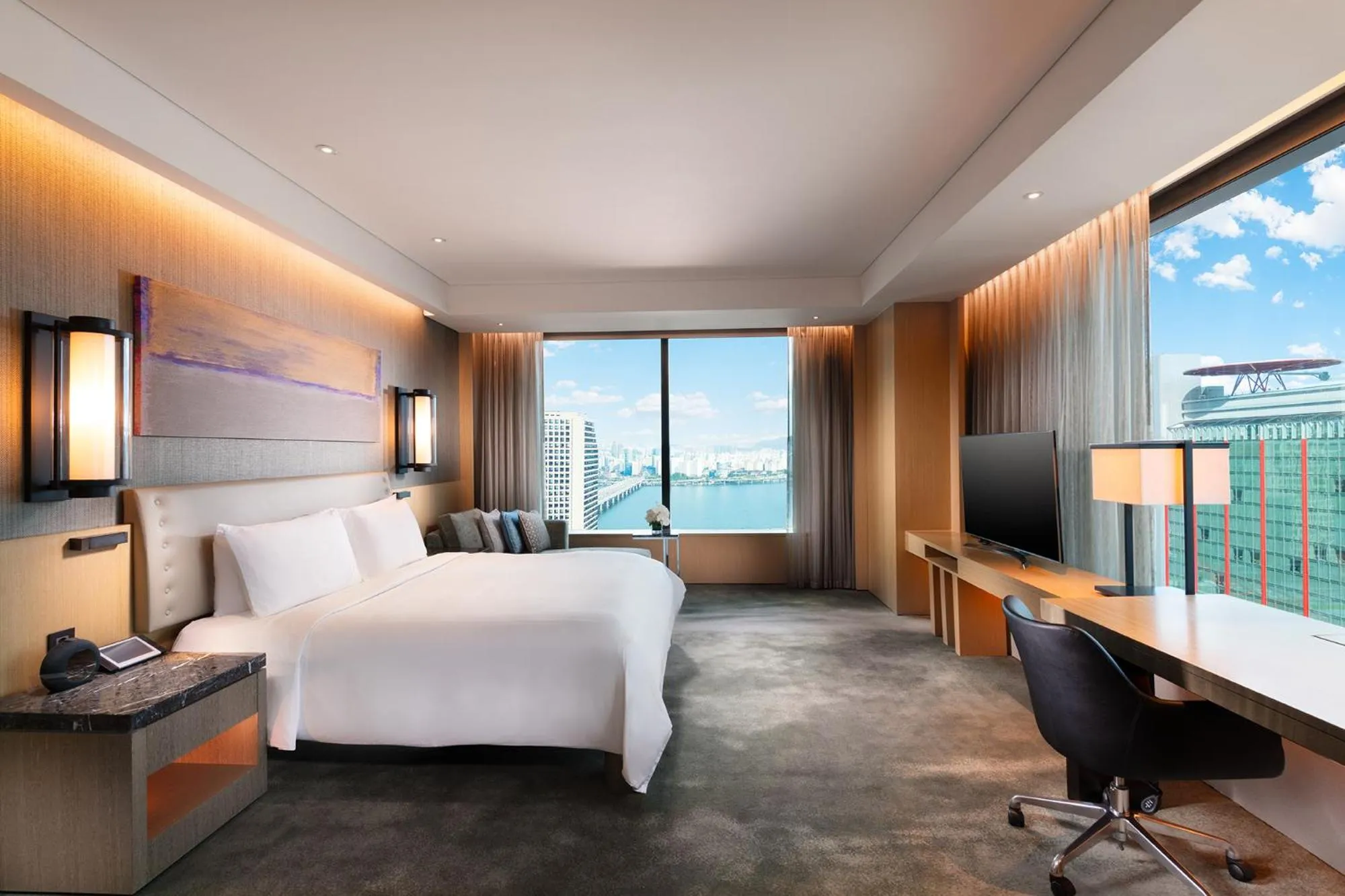Premium Corner King Suite - River View in Conrad Seoul