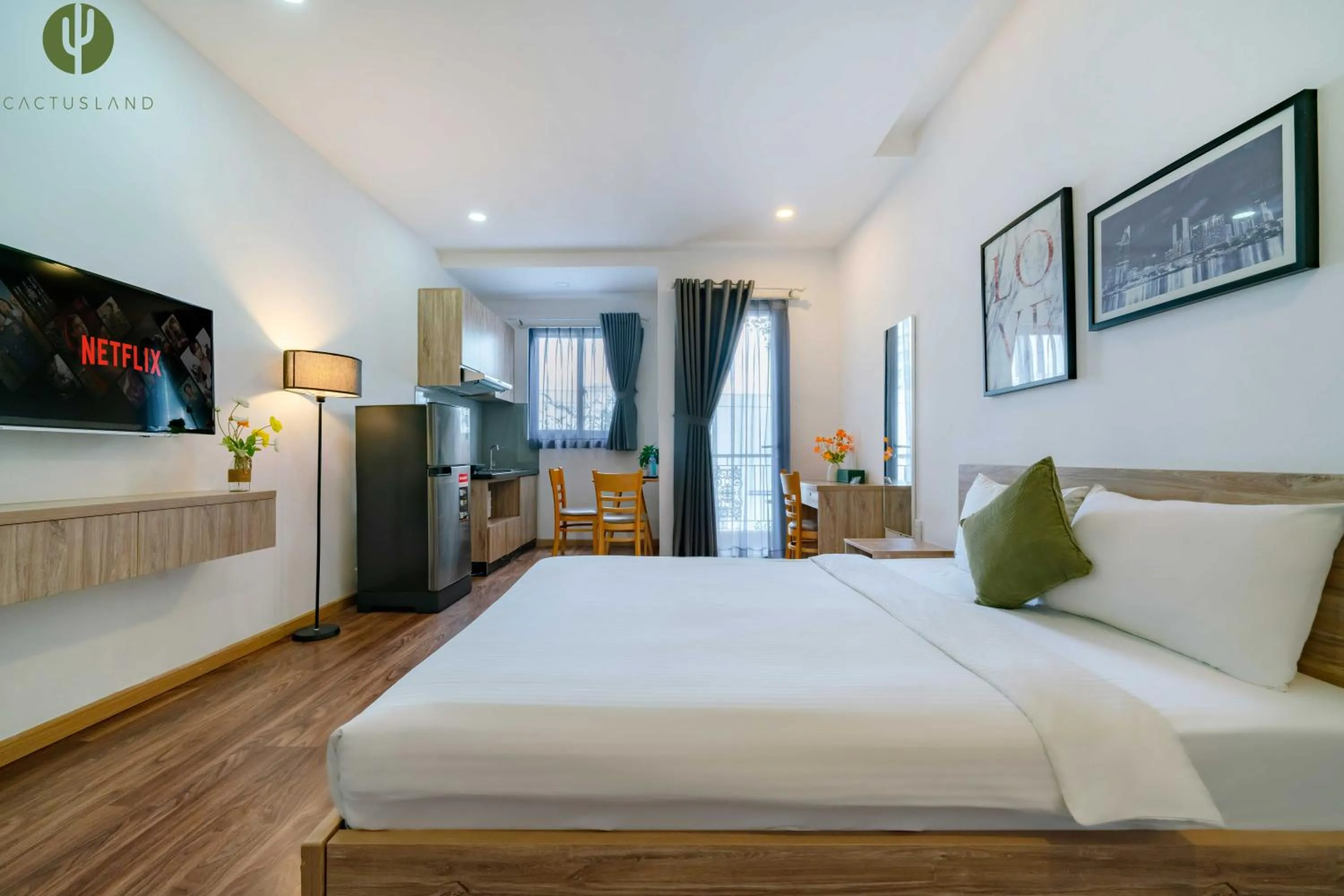 Deluxe Studio with Balcony in Cactusland Hotel & Apartment