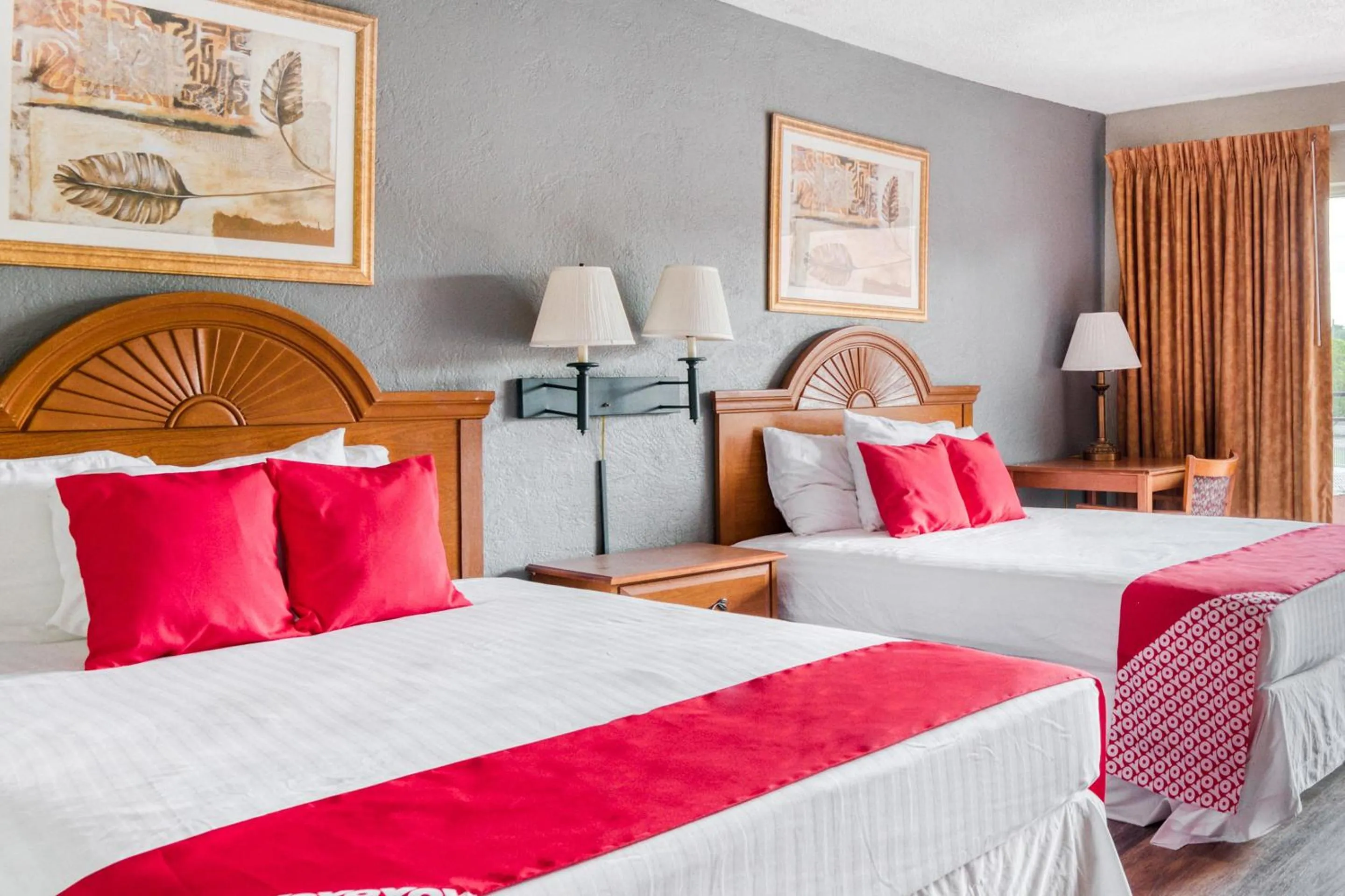 Premium 2 Queen Bed in OYO Hotel Mustang Silver Spring FL