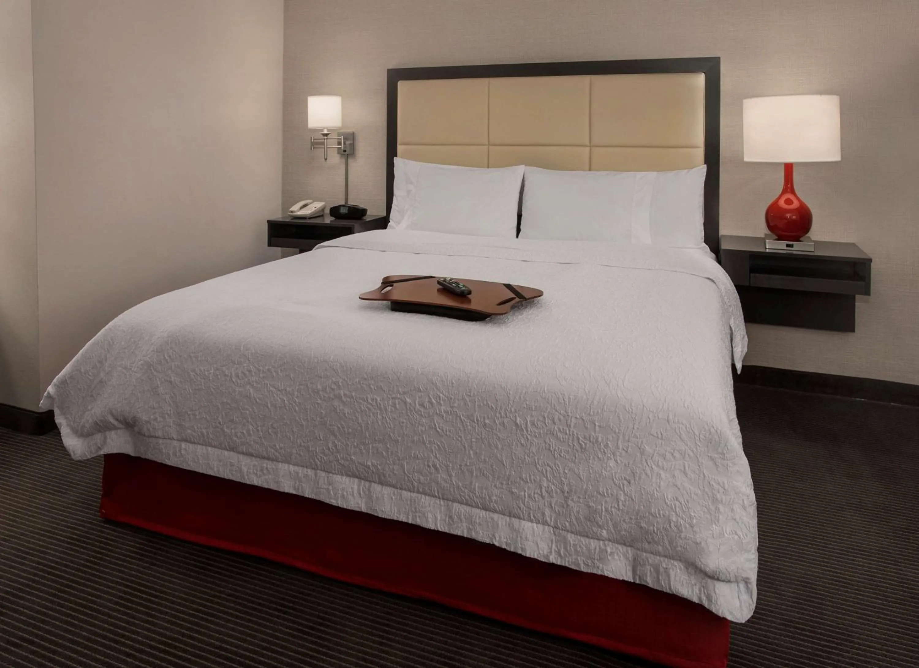 King Suite with Sofa Bed in Hampton Inn & Suites Milwaukee Downtown