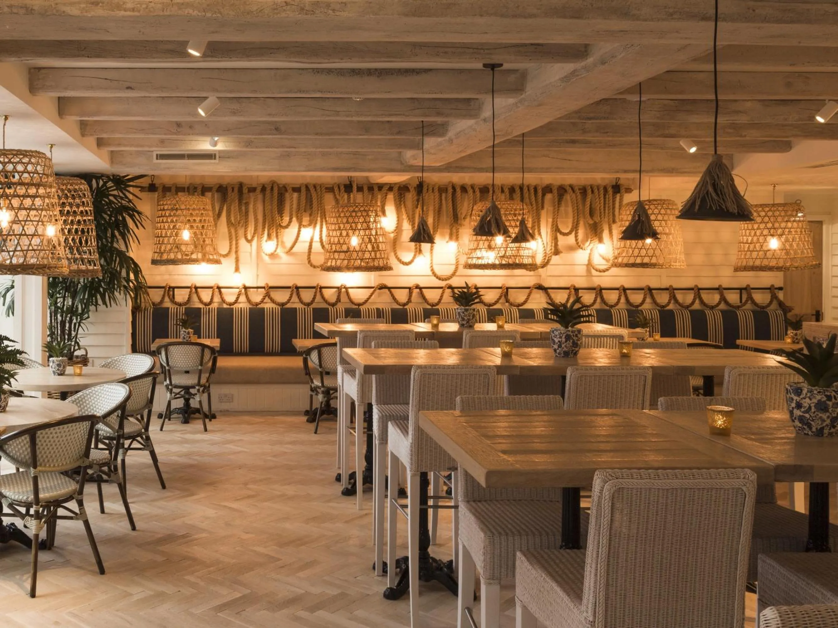 Superior Twin Room in Sandy Mount House