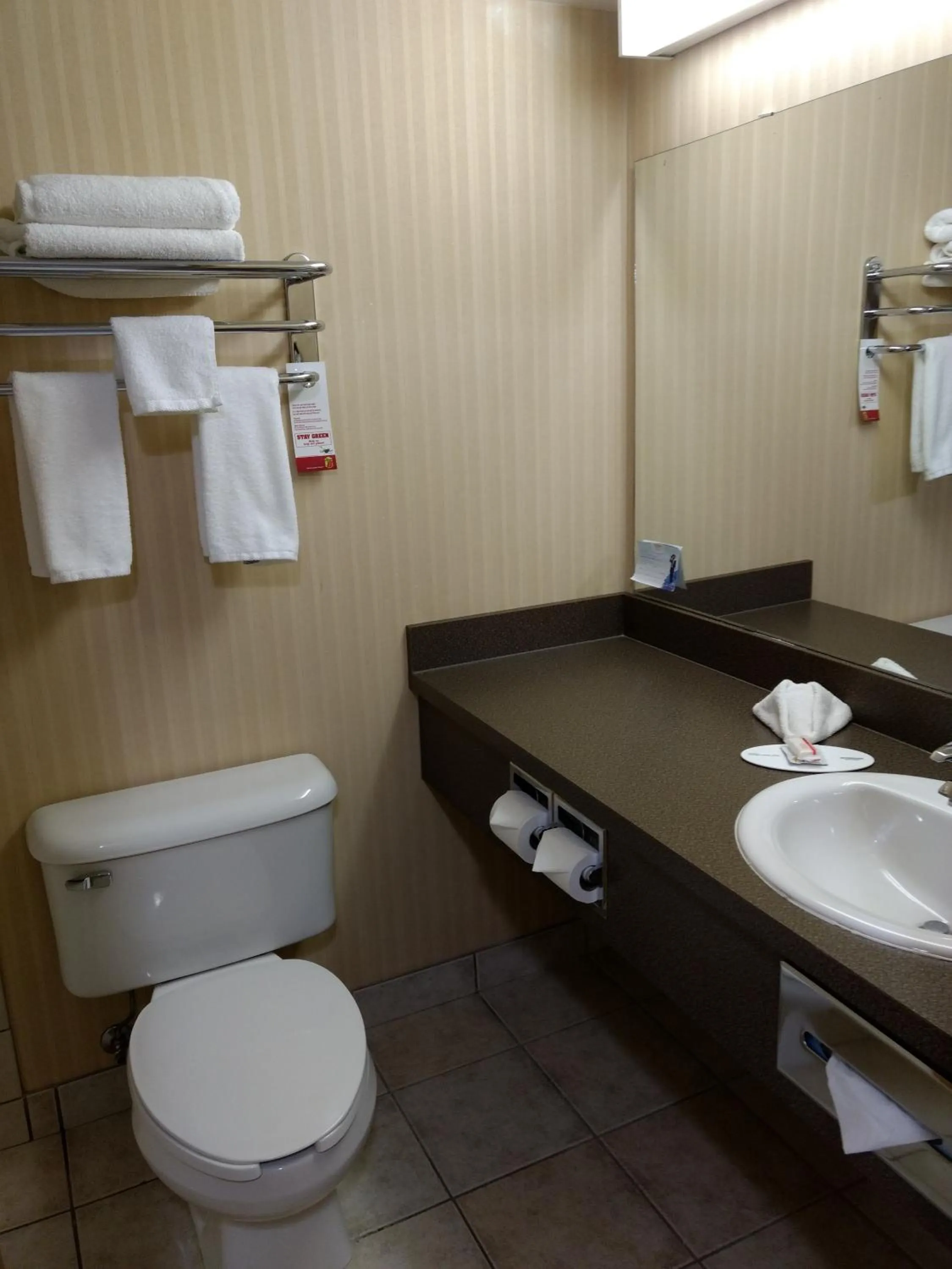 Queen Room - Mobility Access/Non-Smoking in Super 8 by Wyndham High Level AB