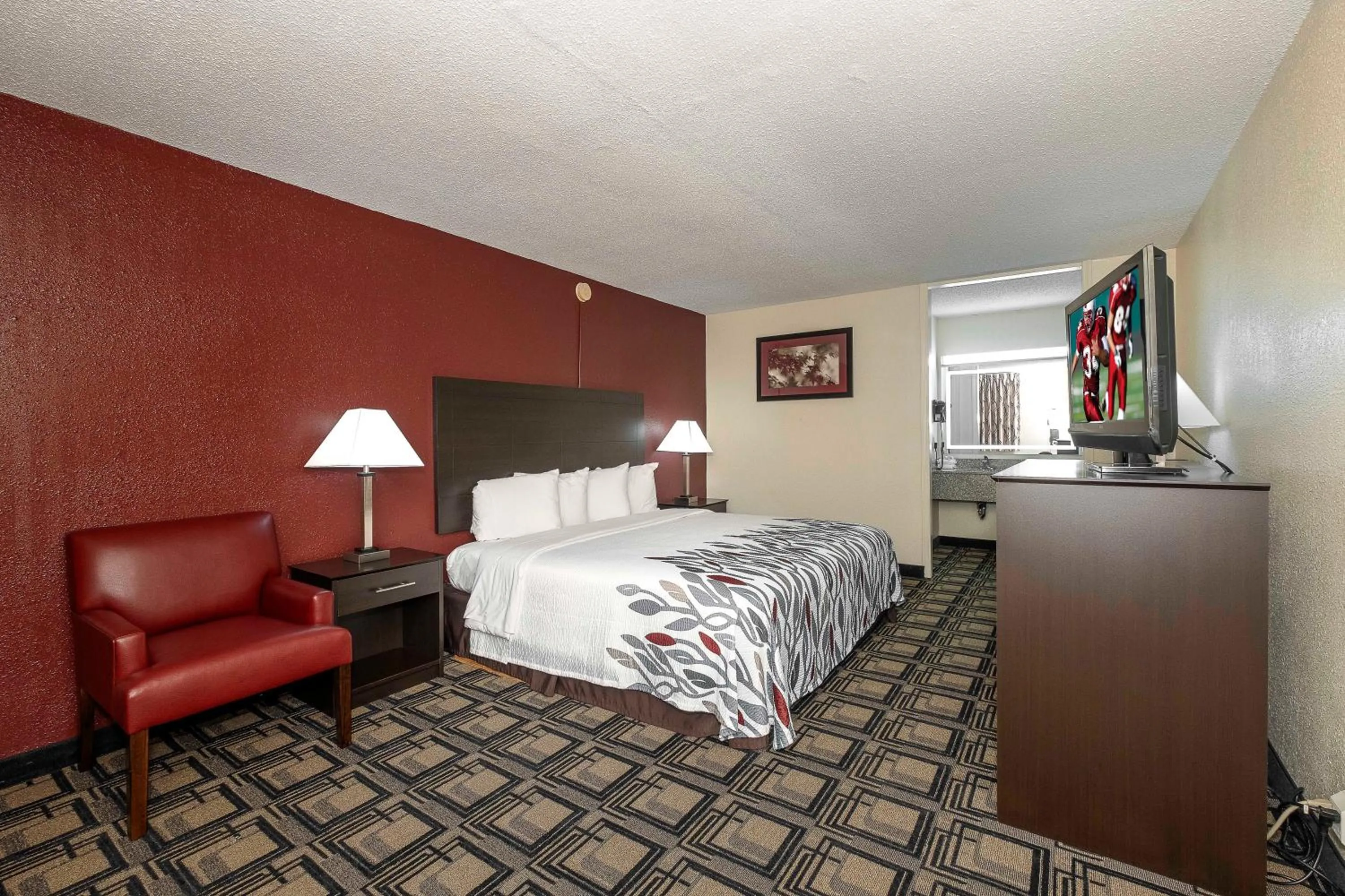 Superior King Room in Red Roof Inn Murray