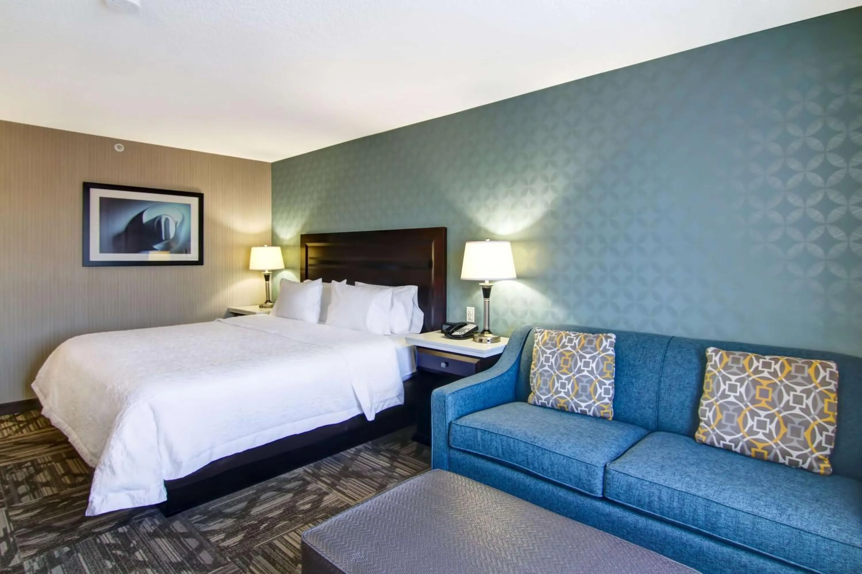 King Room with Sofa Bed and Study - Non-Smoking in Hampton Inn & Suites by Hilton Calgary-Airport