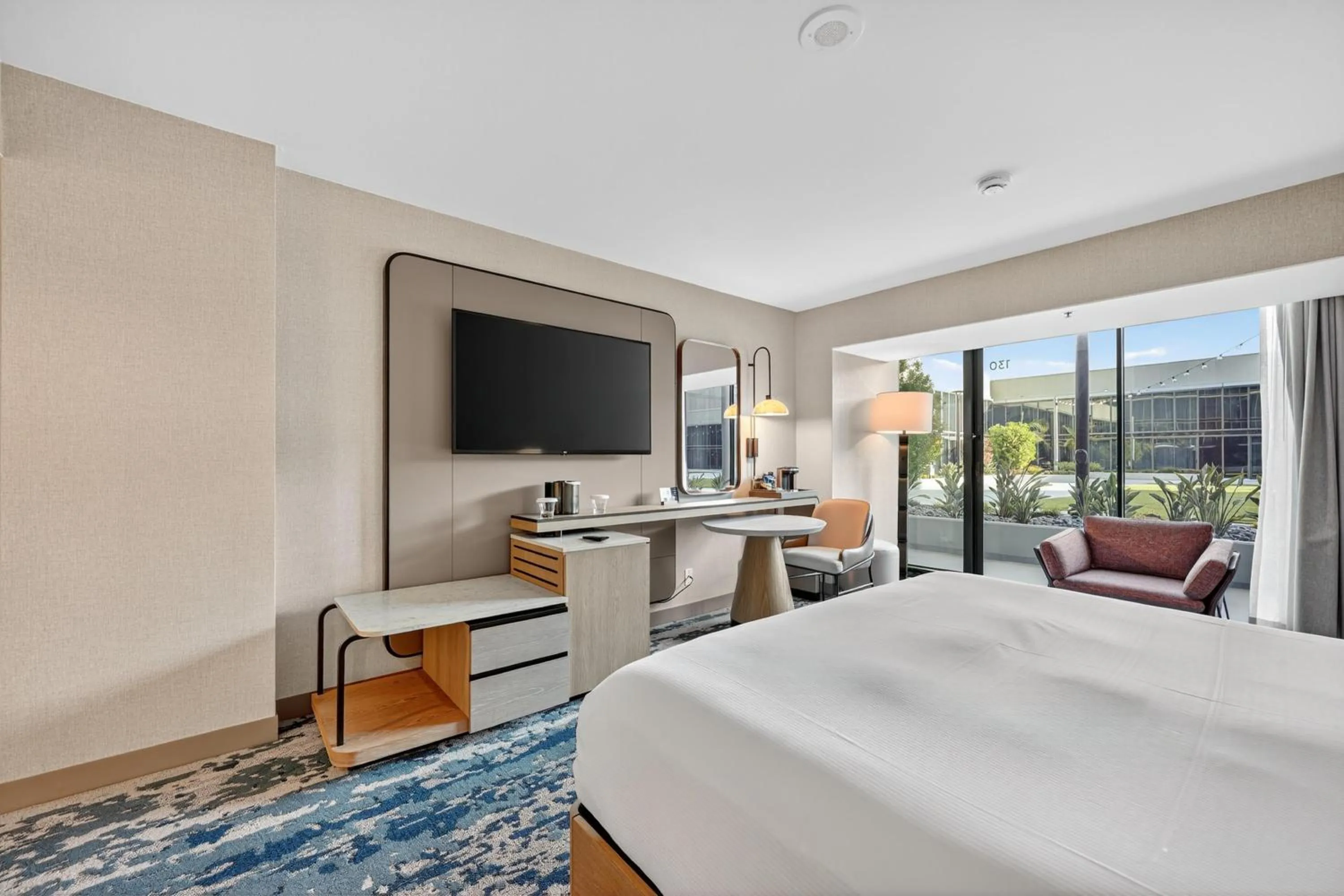 King Room with Patio - single occupancy - Terrace Level in Hilton Anaheim