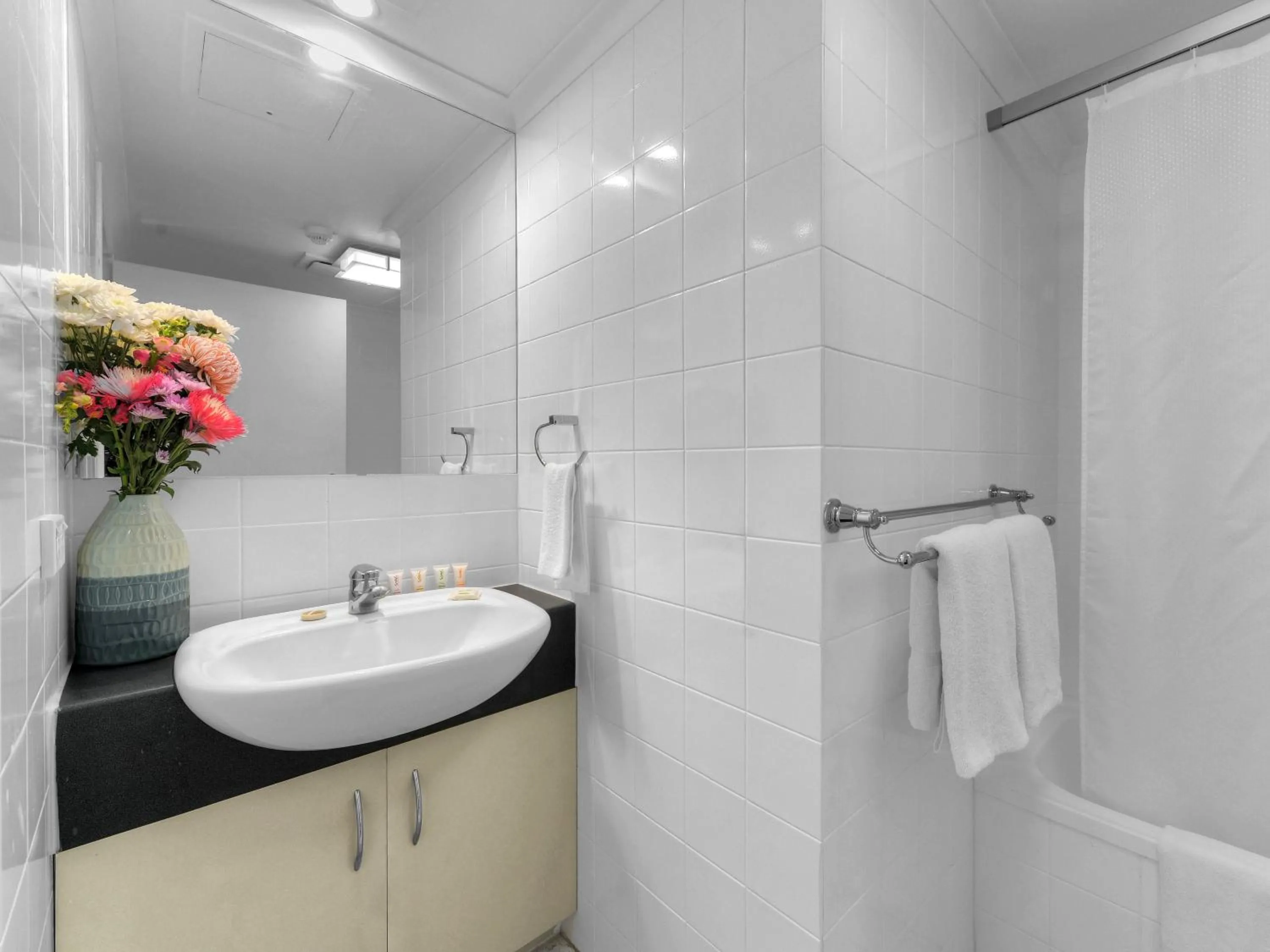 Studio in Central Brunswick Apartment Hotel