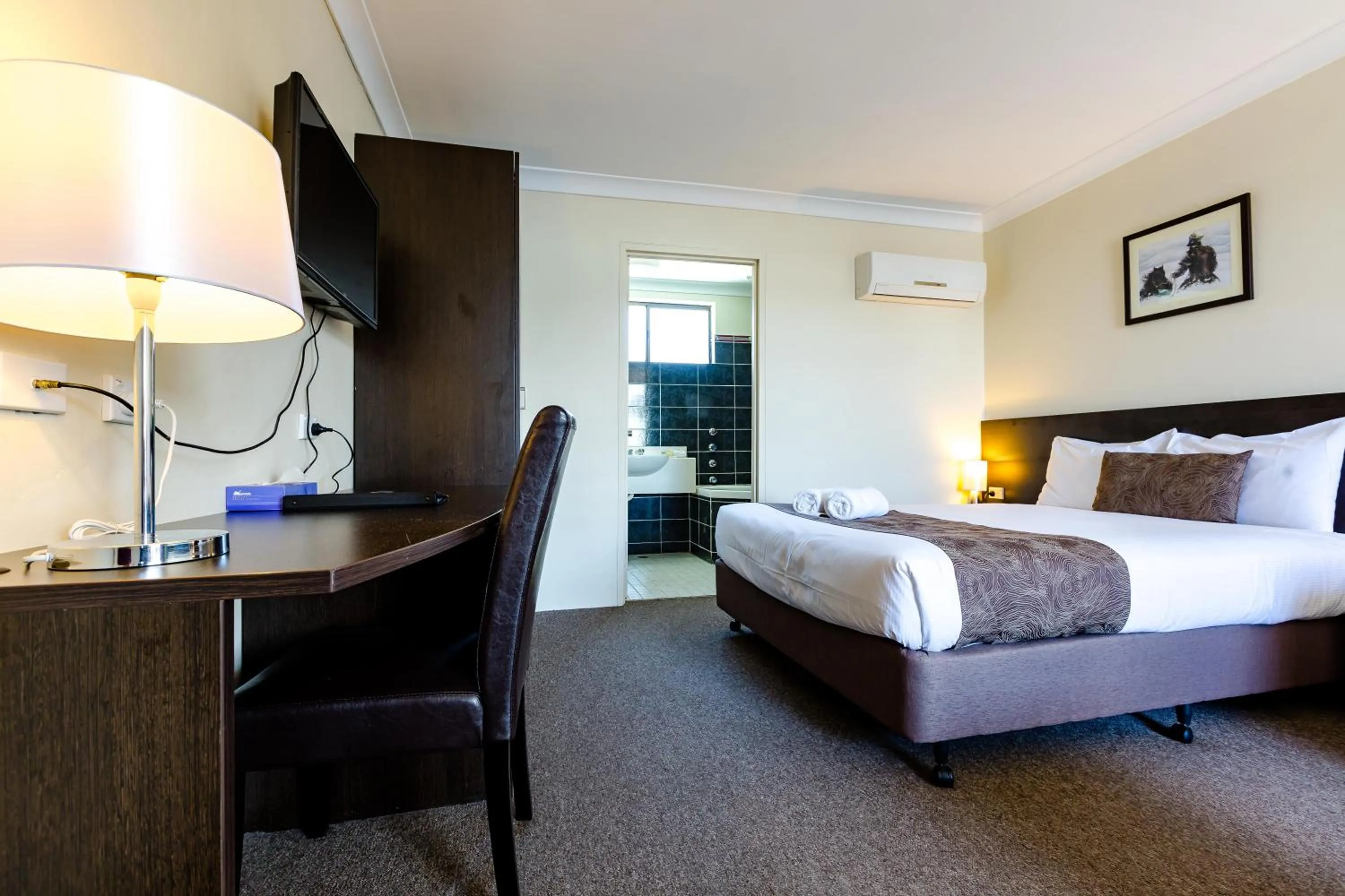 Executive Room with Spa Bath          in Abcot Inn