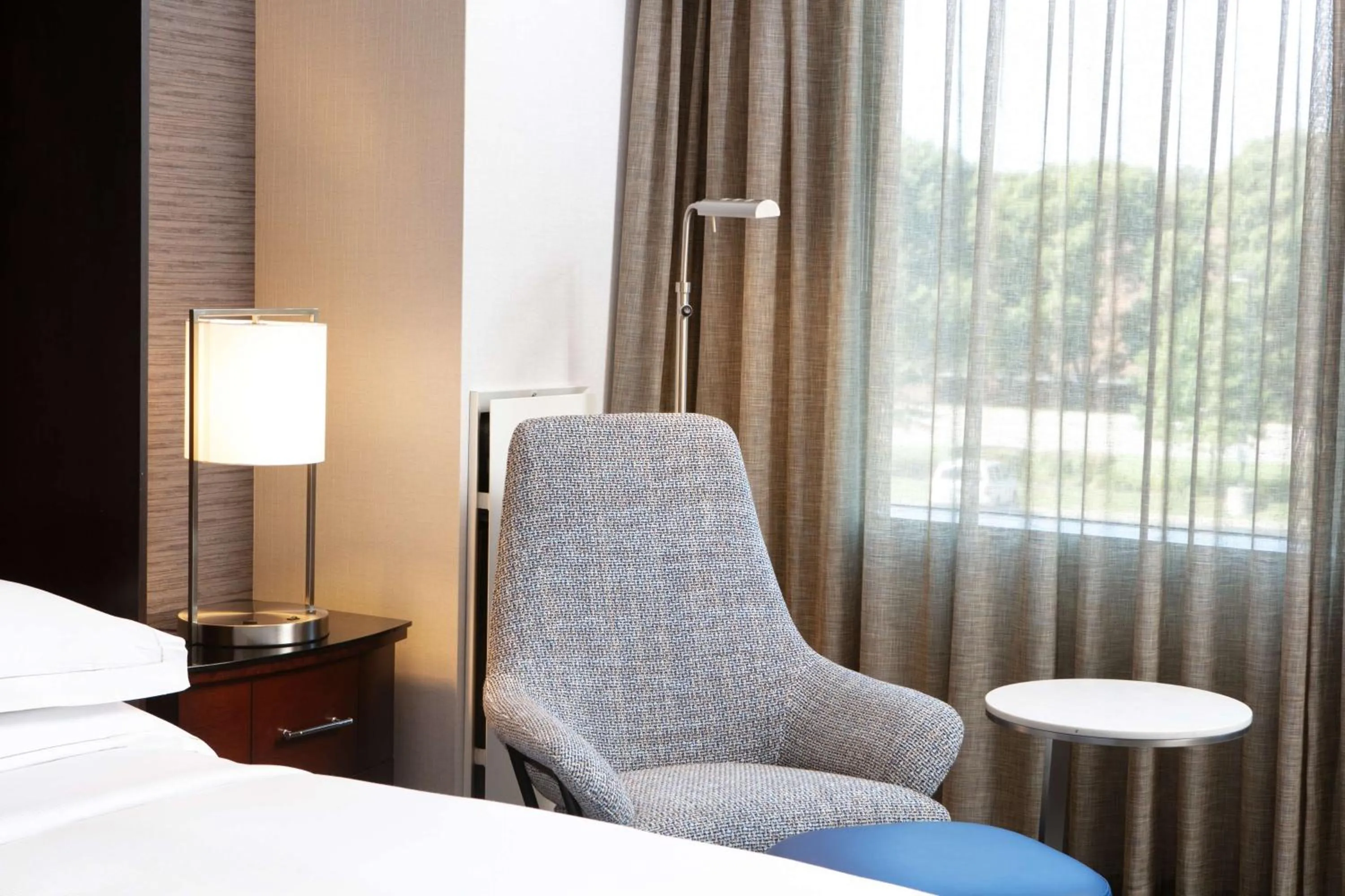 Double Room with Two Double Beds and Roll-in Shower - Mobility Access in Hilton Minneapolis Bloomington