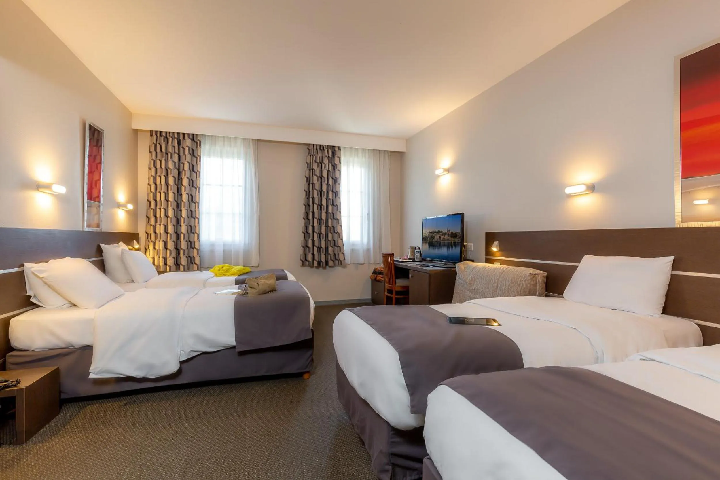 Quadruple Room in Kyriad Avignon - Palais des Papes