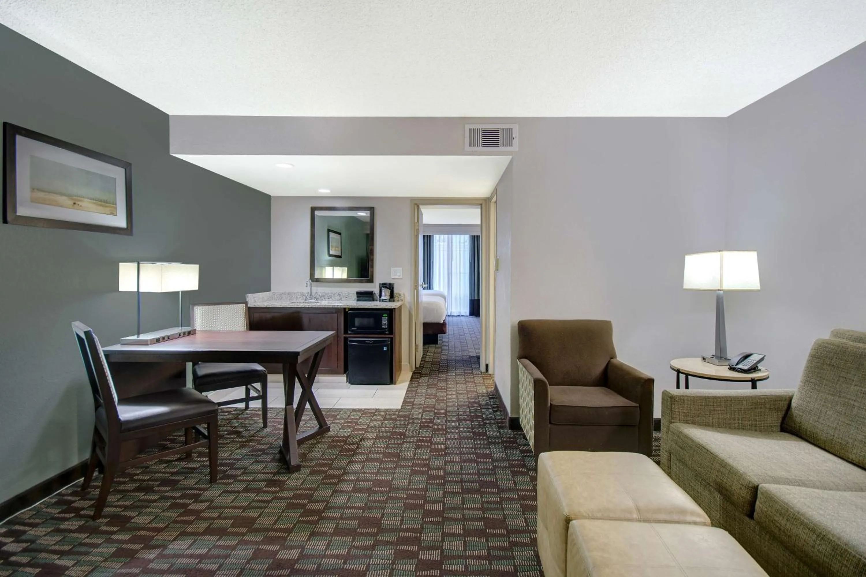 Two-Bedroom Queen Suite with Two Queen Beds in Embassy Suites by Hilton Jacksonville Baymeadows